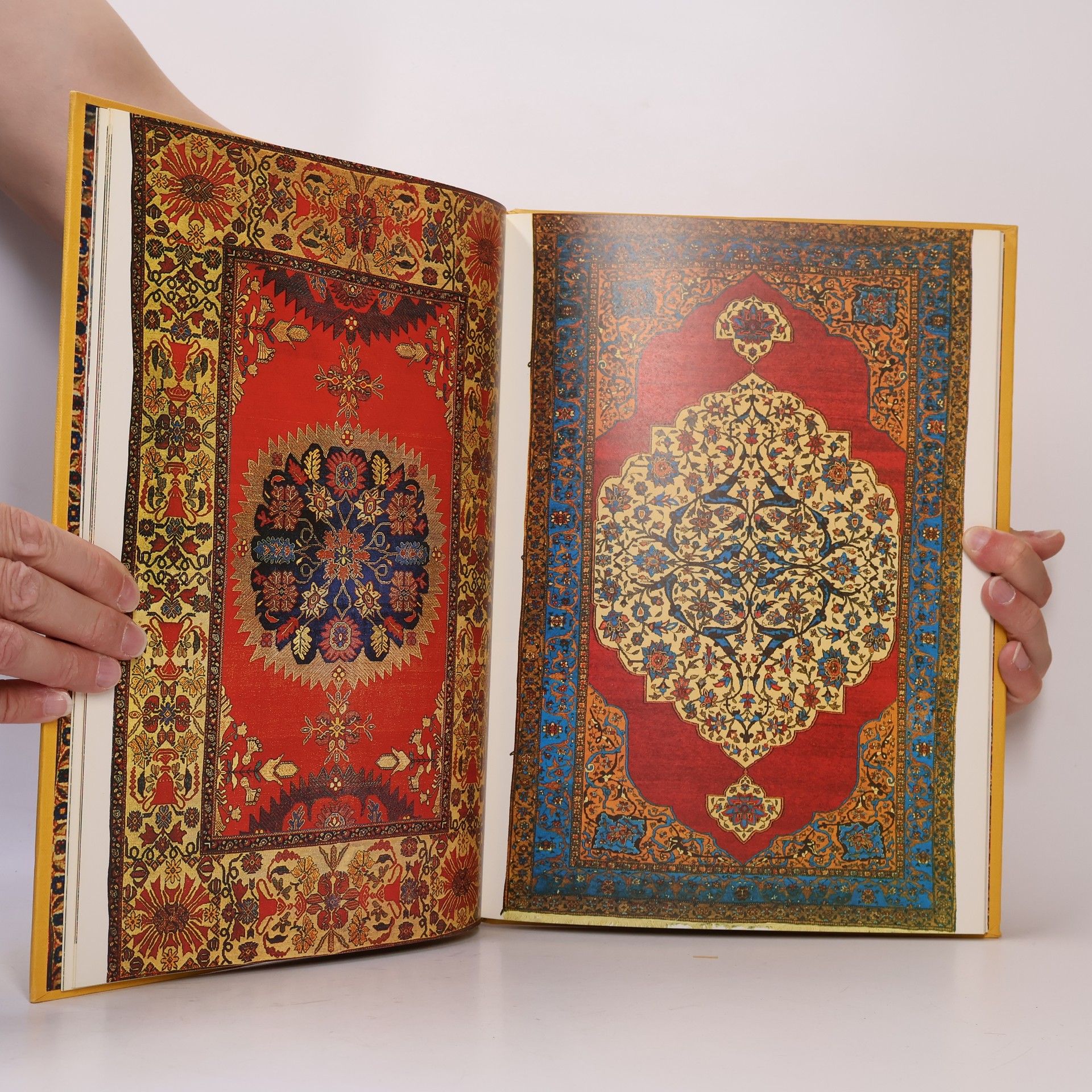 Armen E. Hangeldian Les tapis d'orient