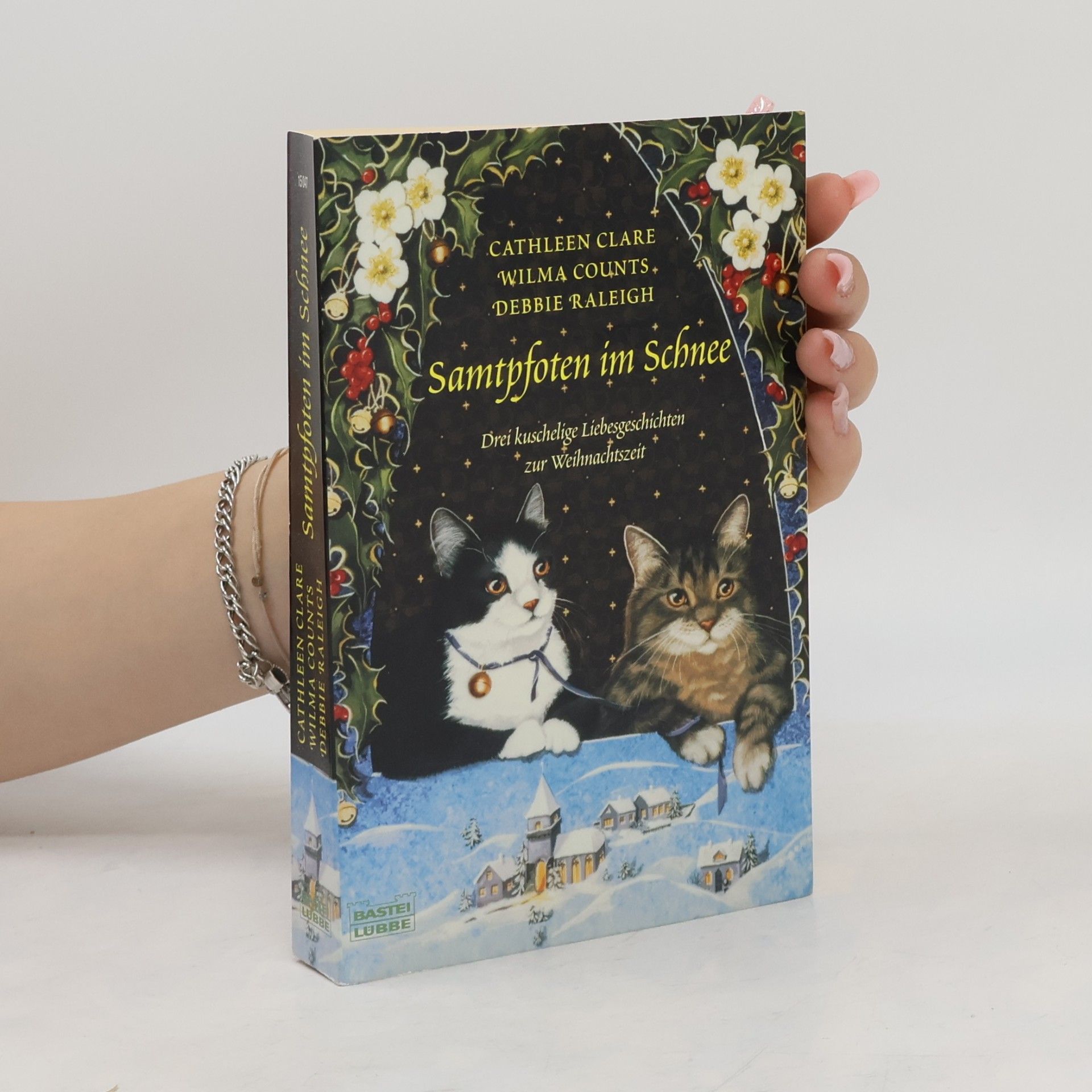 Cathleen Clare Samtpfoten im Schnee