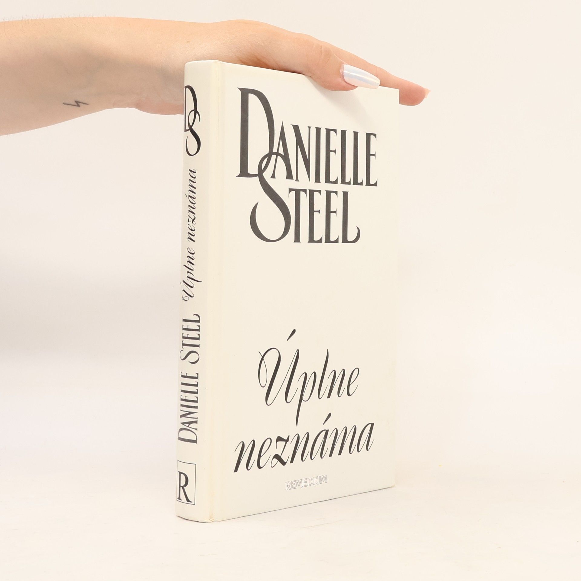 Danielle Steelová Úplne neznáma