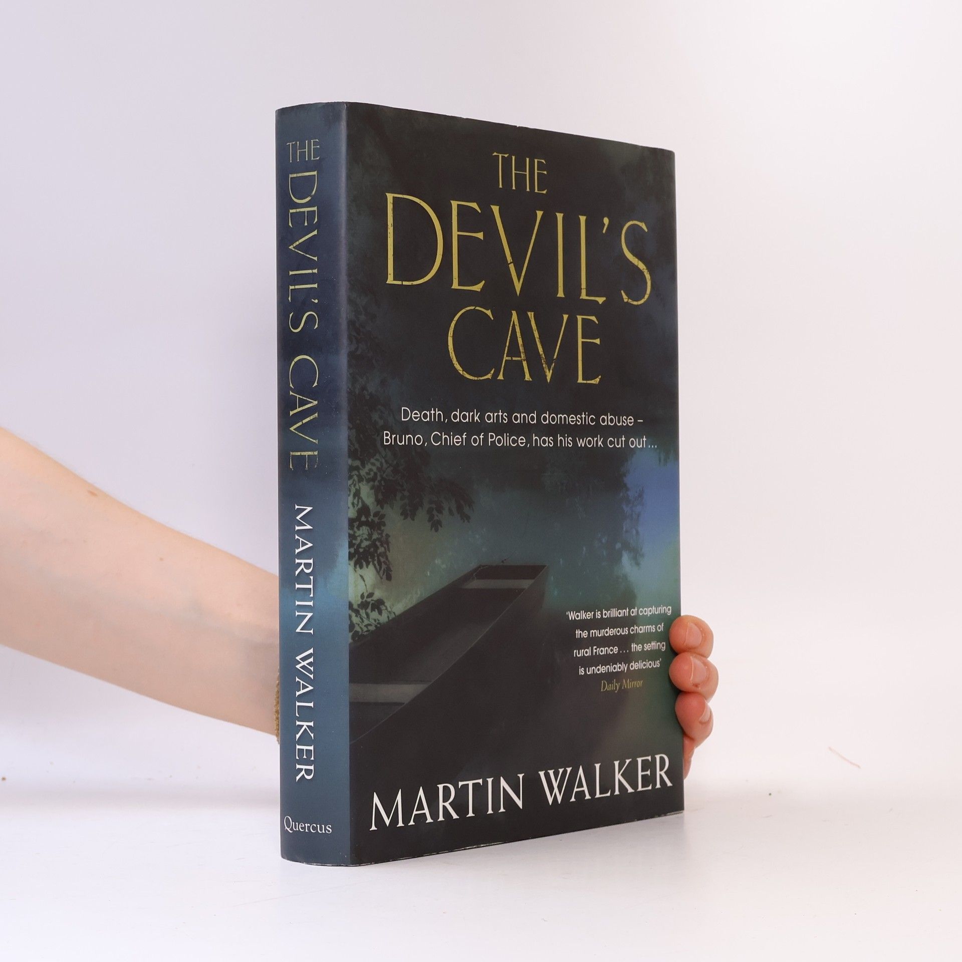 Martin Walker Bruno, Chief of Police - 5: The Devil's Cave
