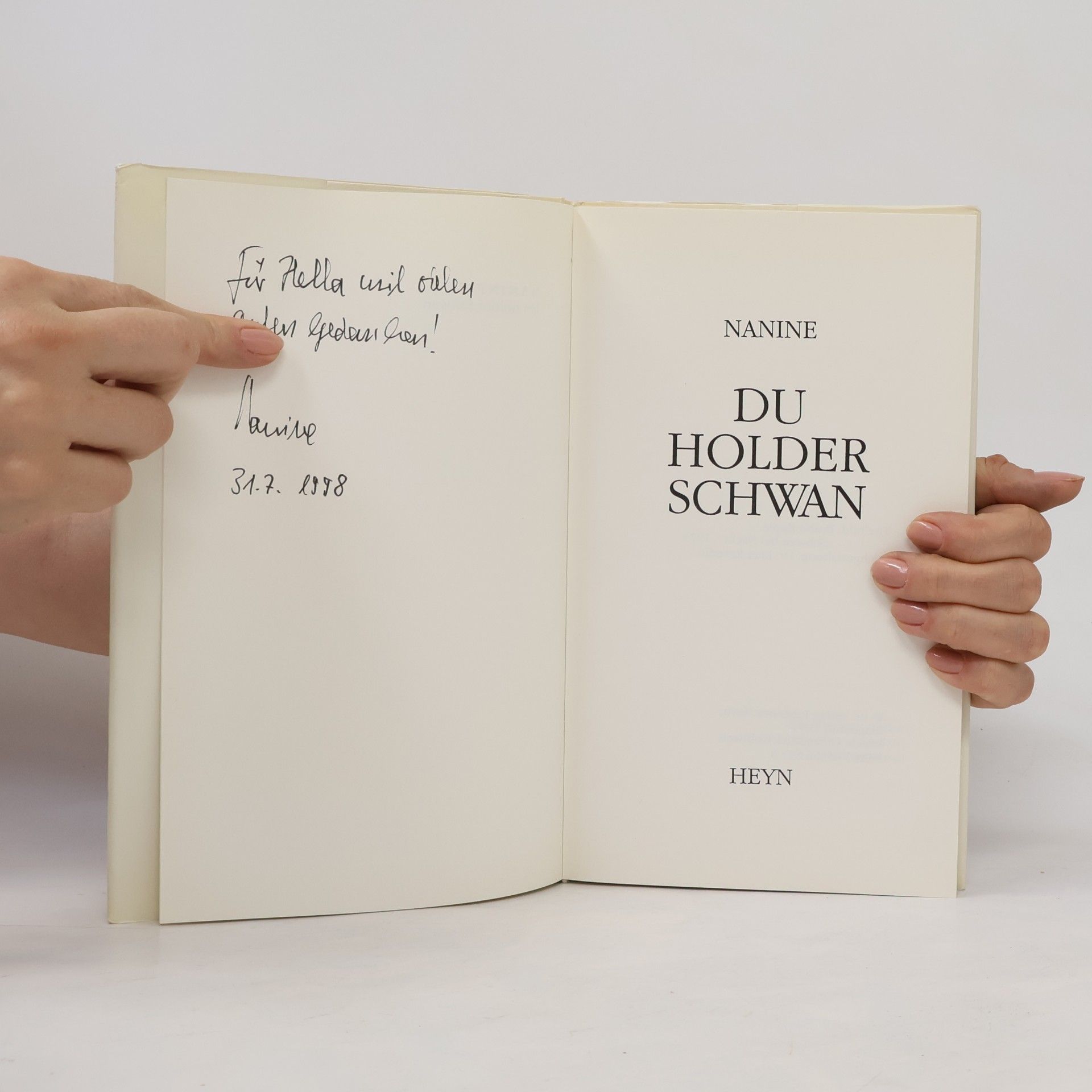 Nanine Du holder Schwan
