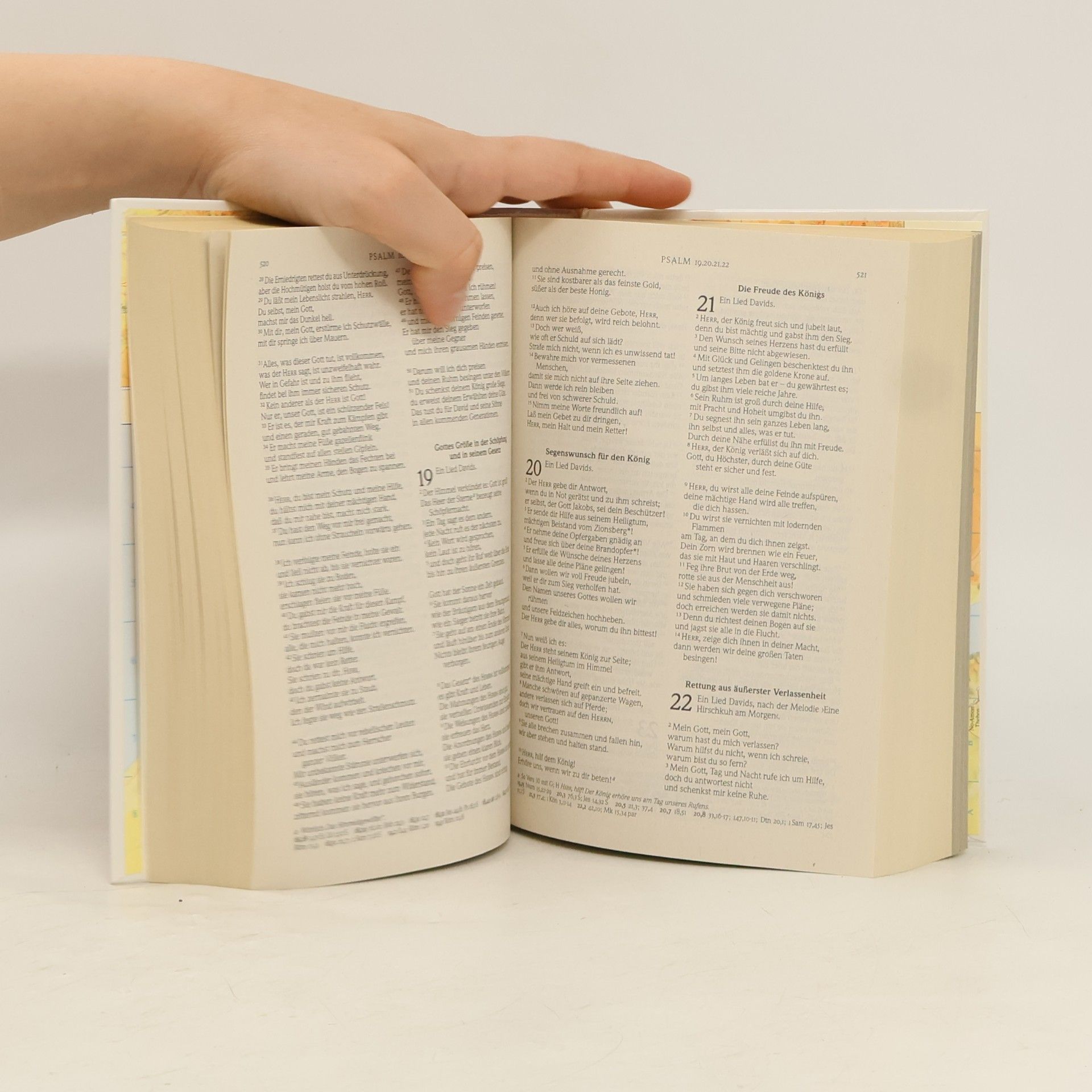 Various authors Gute Nachricht Bibel. Altes und Neues Testament.