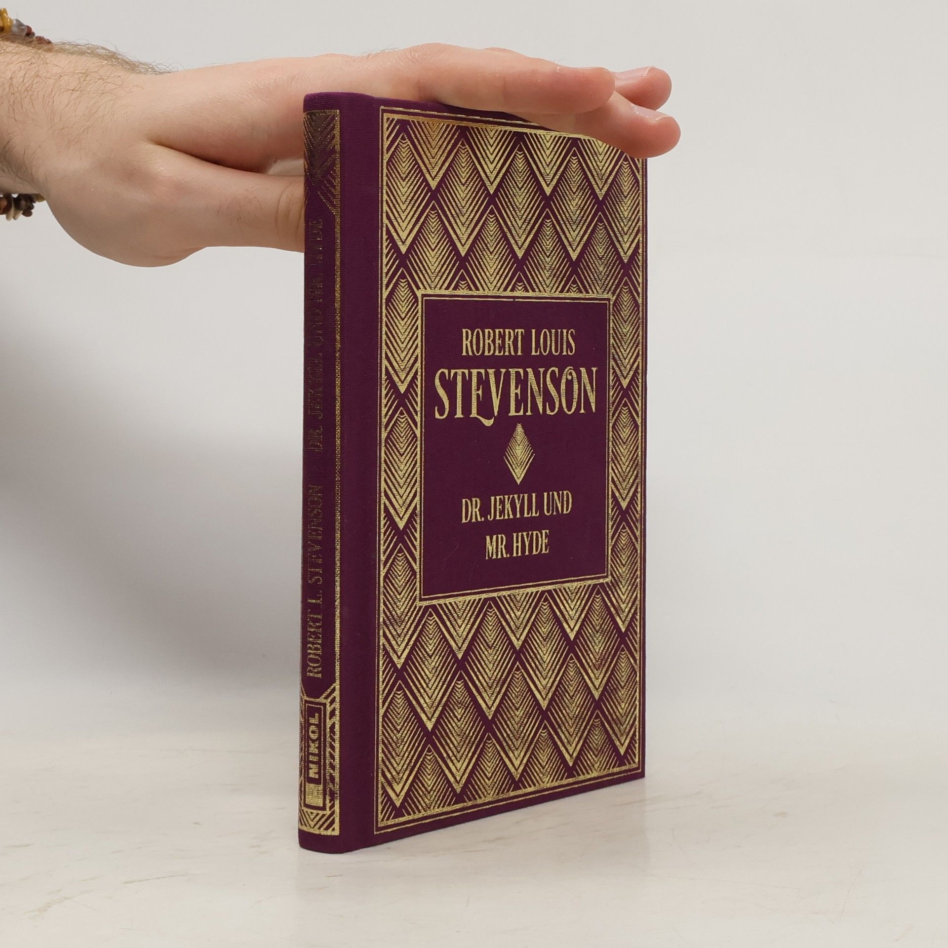 Robert Louis Stevenson Dr. Jekyll und Mr. Hyde: Mit Illustrationen von Charles Raymond Macauley