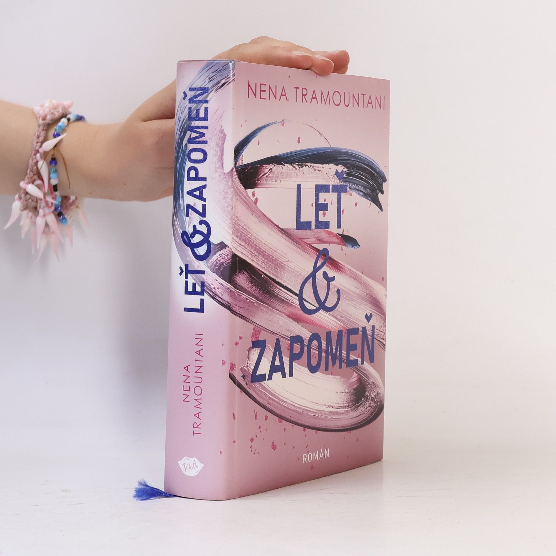 Nena Tramountani Leť & zapomeň