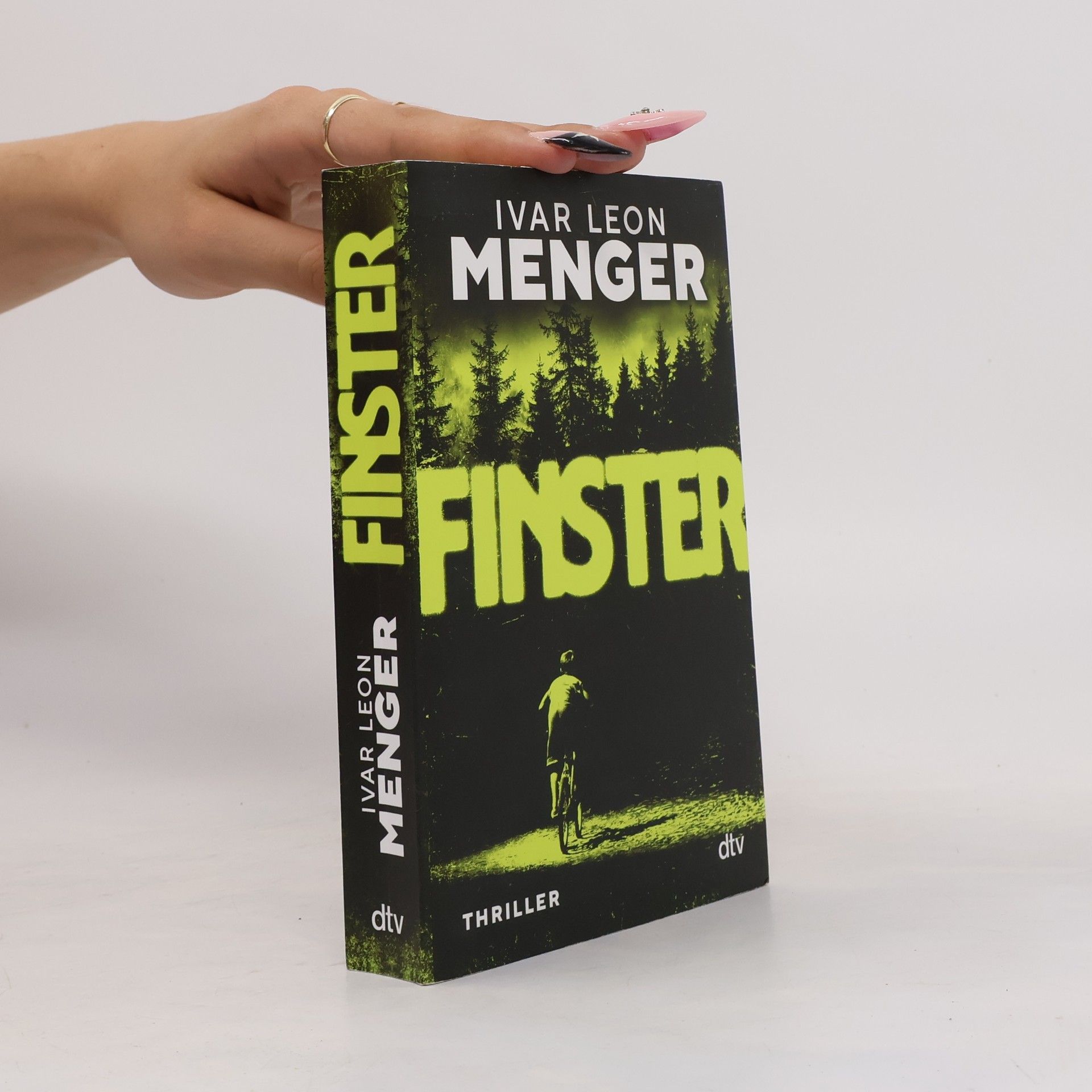Ivar Leon Menger Finster