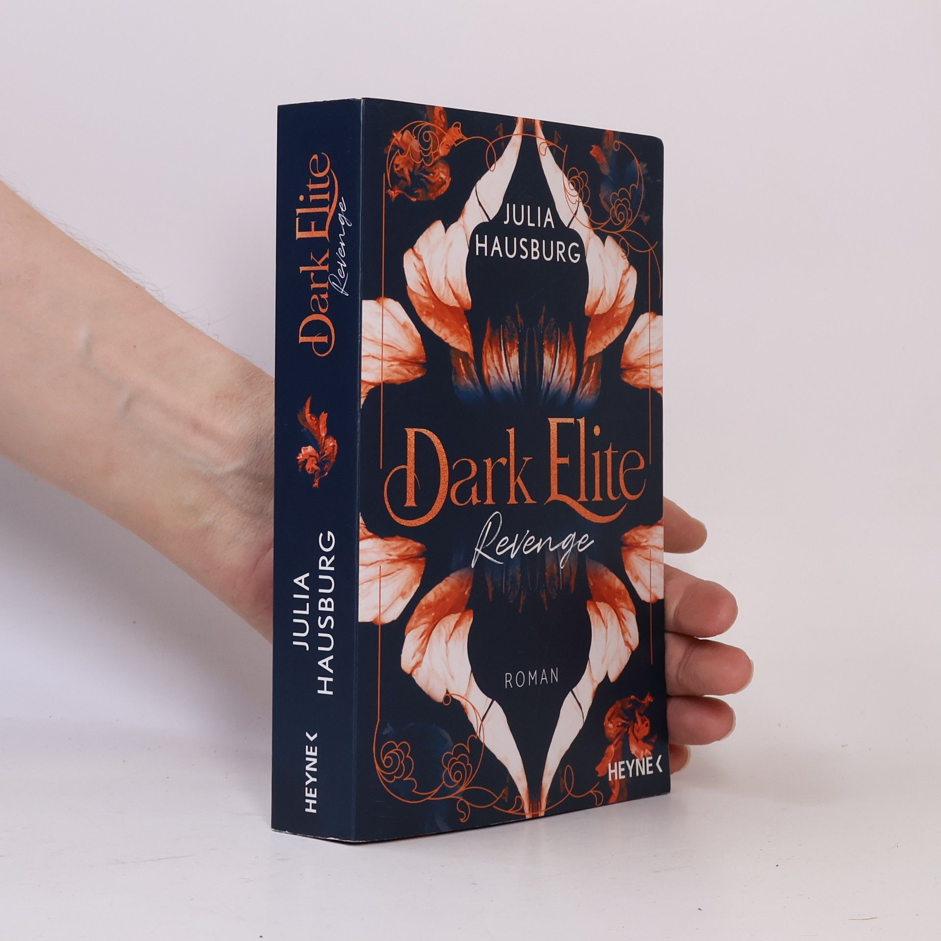Julia Hausburg Dark Elite – Revenge