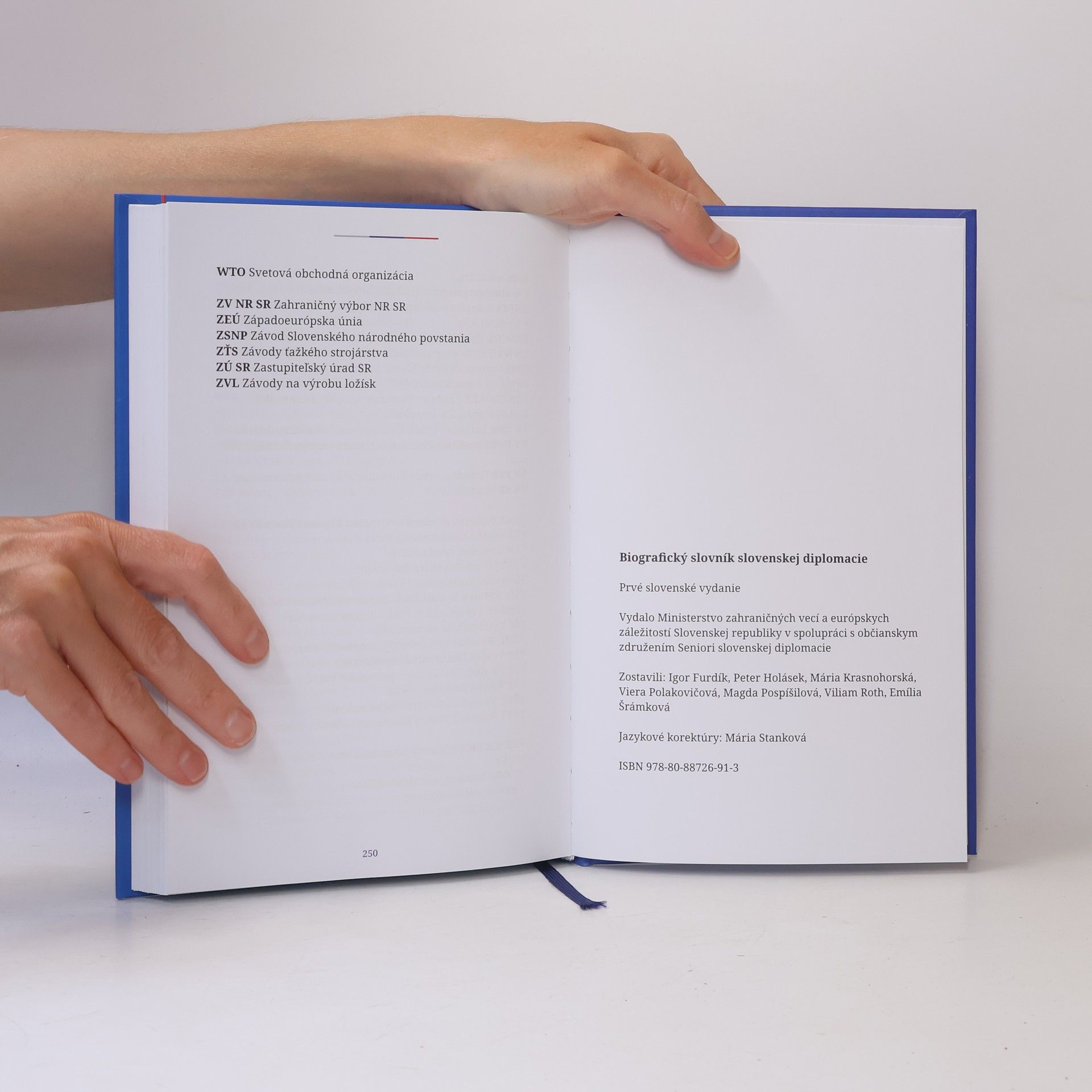 Collectif d'auteurs Biografický slovník slovenskej diplomacie.