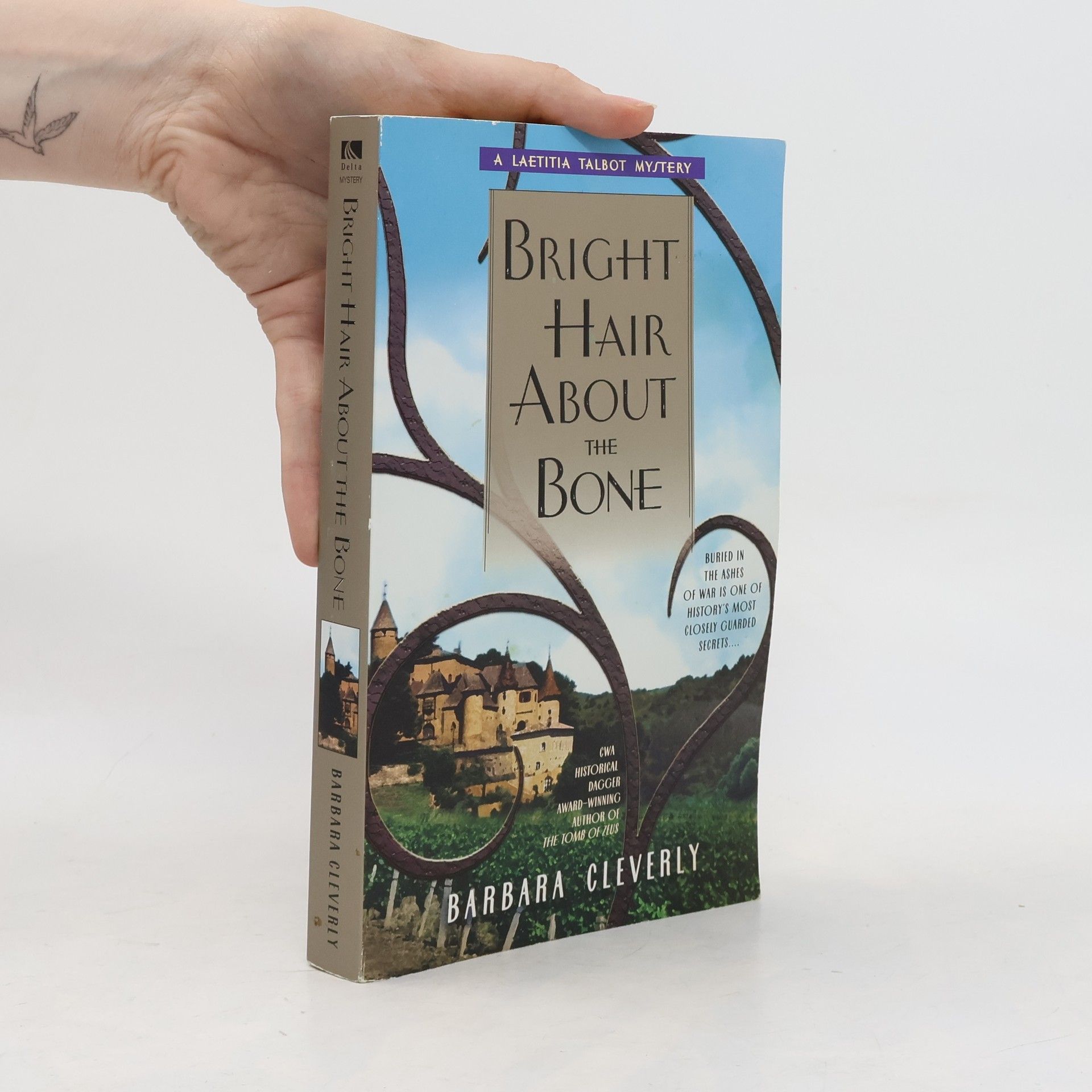 Barbara Cleverly A Laetitia Talbot Mystery - 2: Bright Hair About the Bone