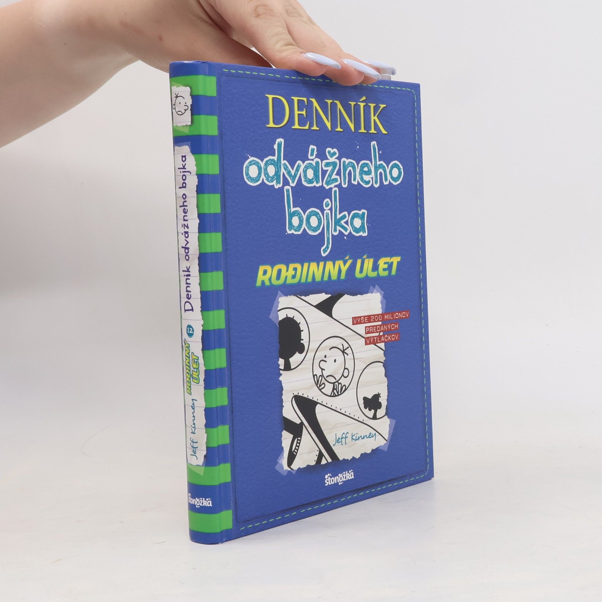 Jeff Kinney Denník odvážneho bojka 12. Rodinný úlet