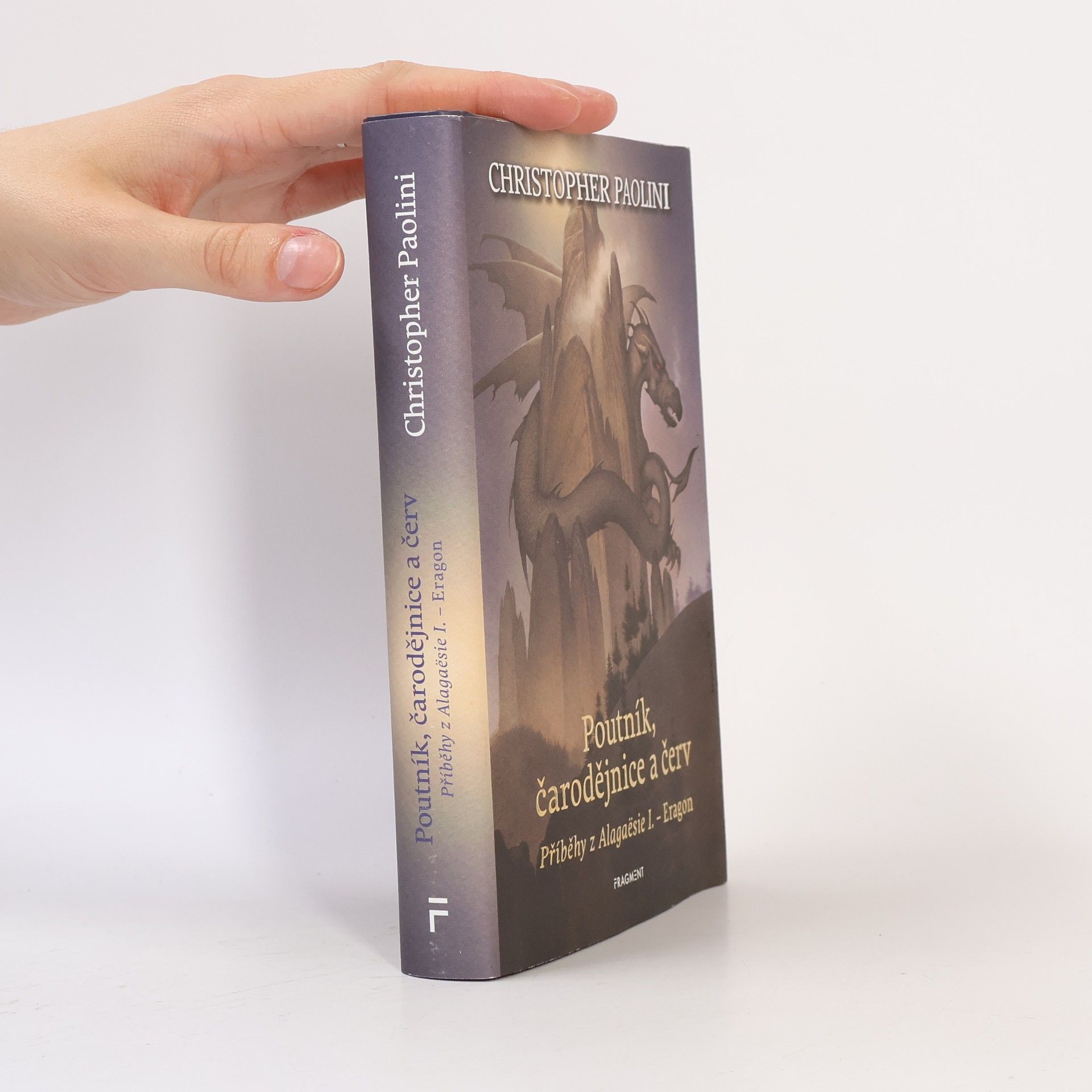 Christopher Paolini Poutník, čarodějnice a červ - Příběhy z Alagaësie I.