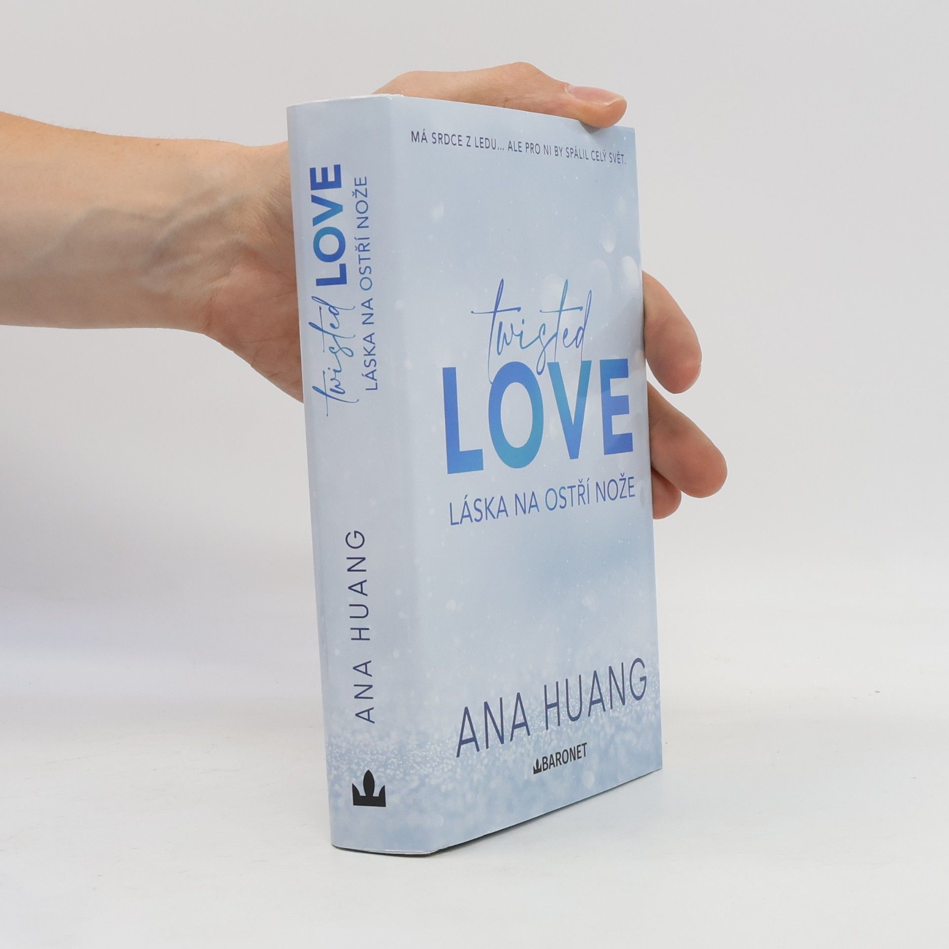 Ana Huang Twisted love. Láska na ostří nože