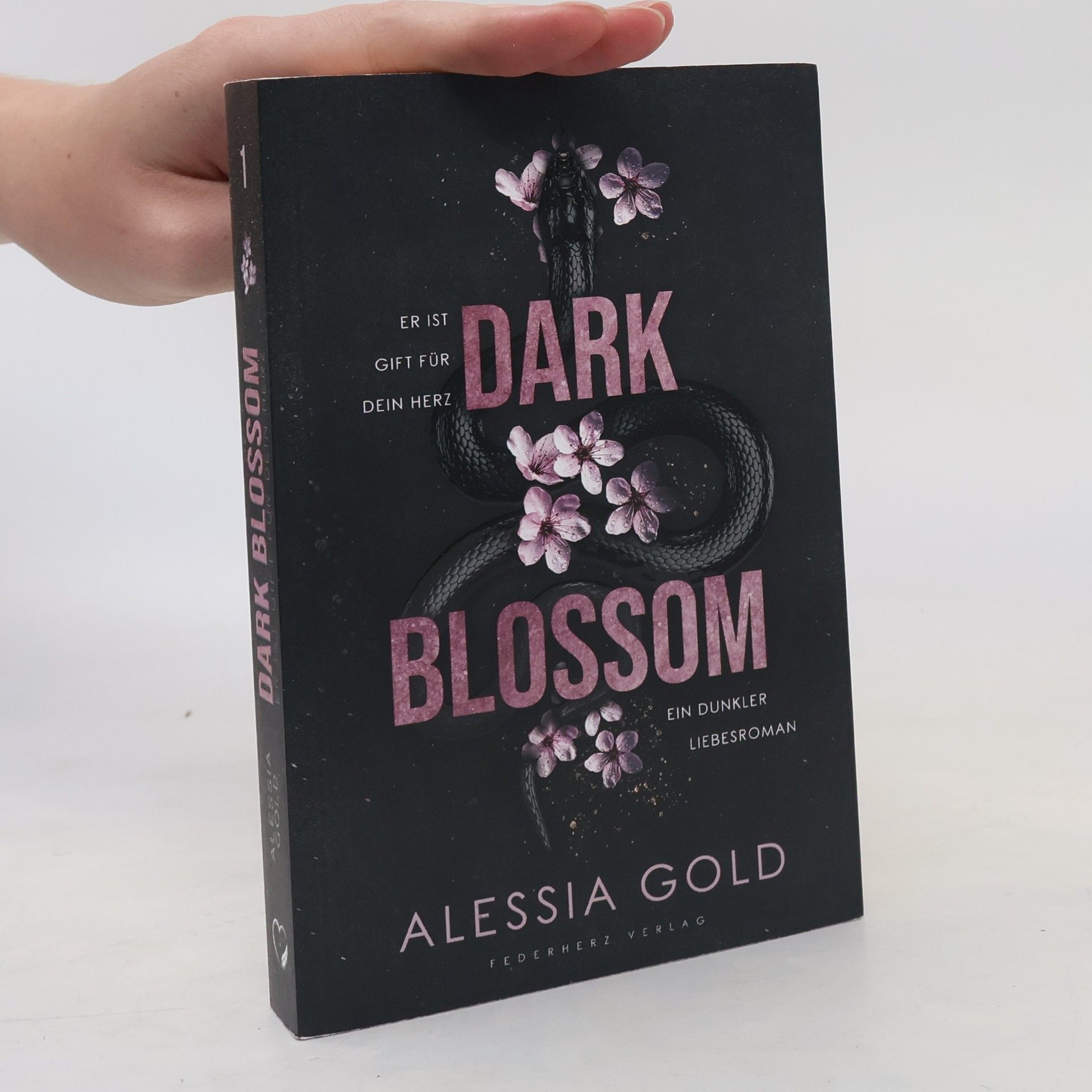 Alessia Gold Dark Blossom