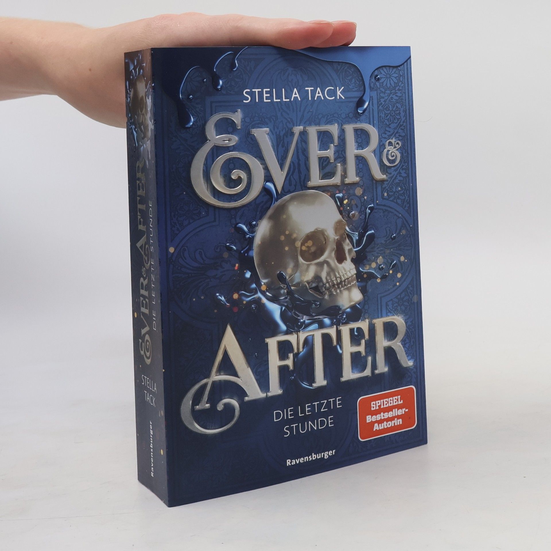 Stella Tack Ever & After, Band 3: Die letzte Stunde (Knisternde Märchen-Fantasy der SPIEGEL-Bestsellerautorin Stella Tack | Limitierte Auflage mit Farbschnitt)