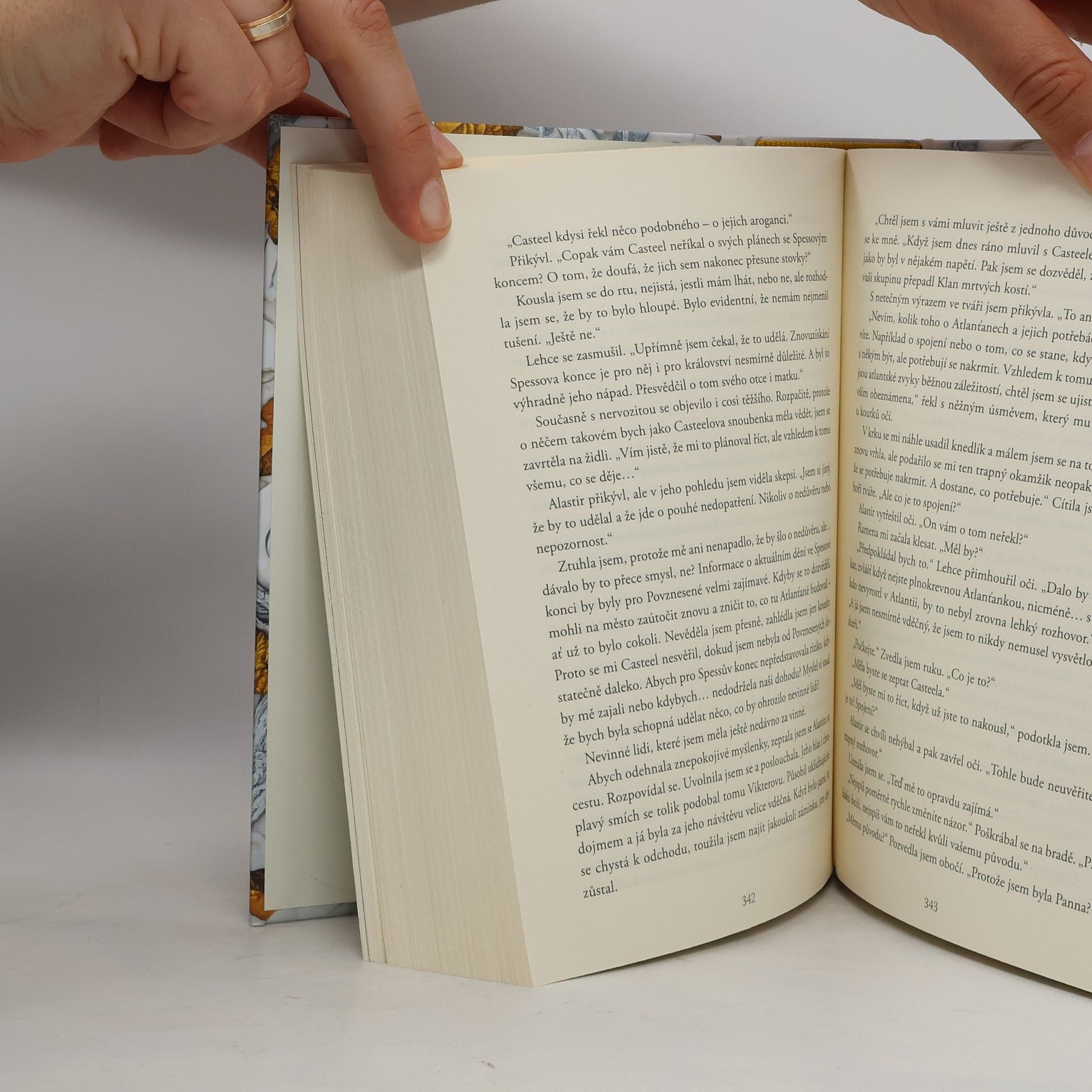 Jennifer Armentrout Království těla a ohně