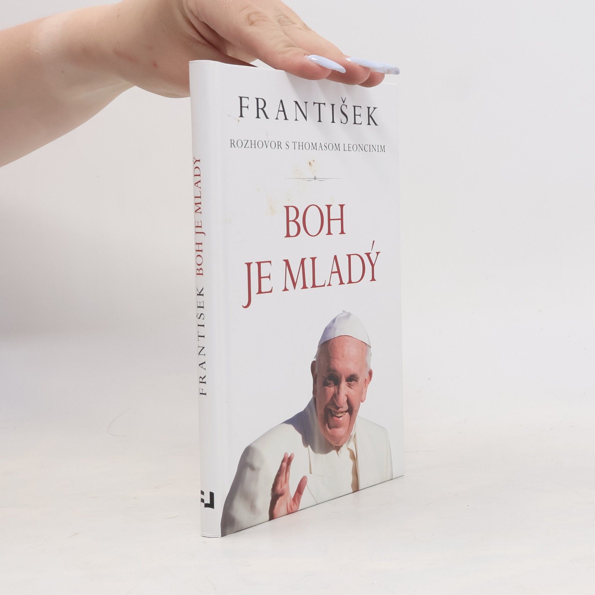 Boh je mladý