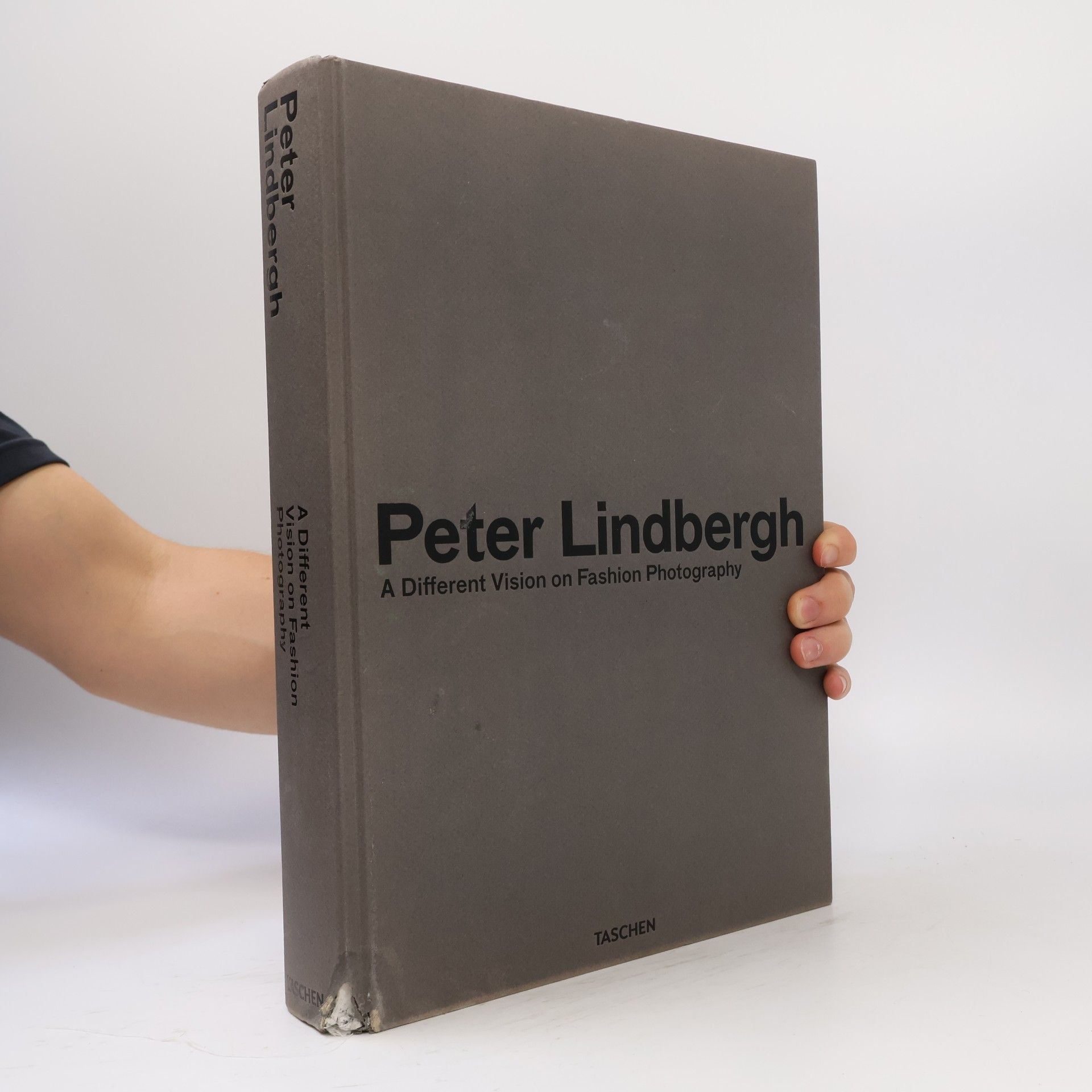 Thierry-Maxime Loriot Peter Lindbergh: A different vision on fashion photography