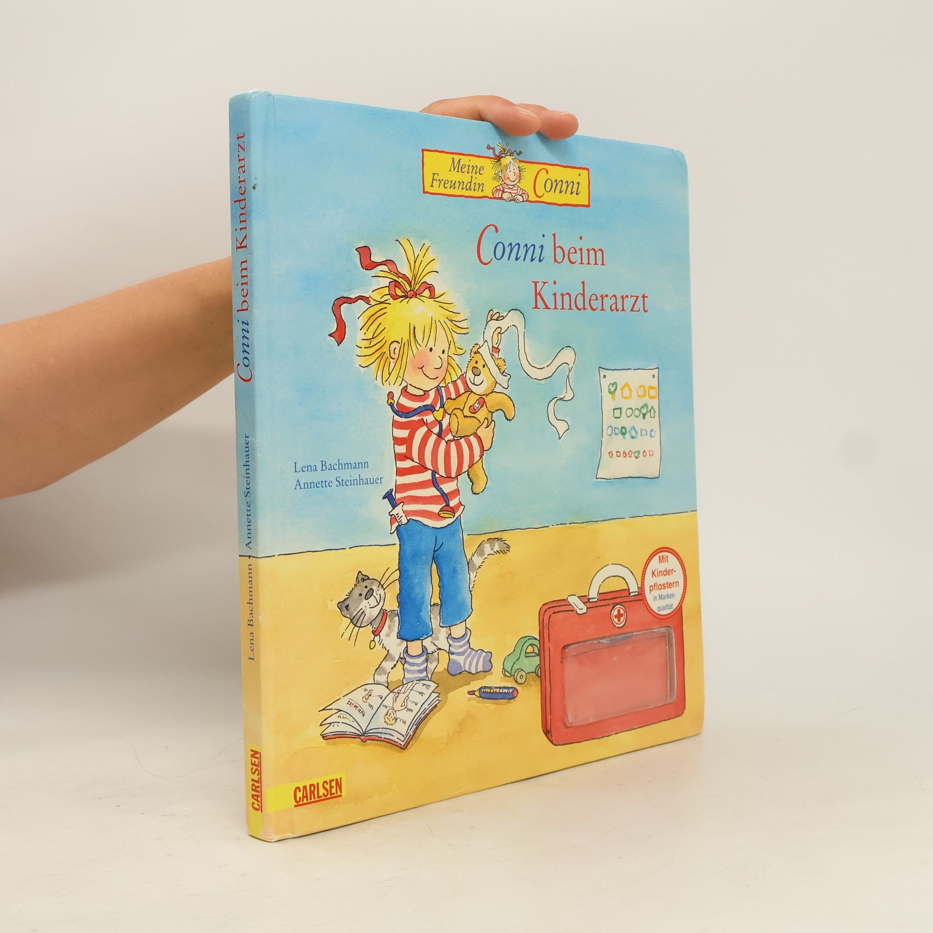Lena Bachmann Conni beim Kinderarzt