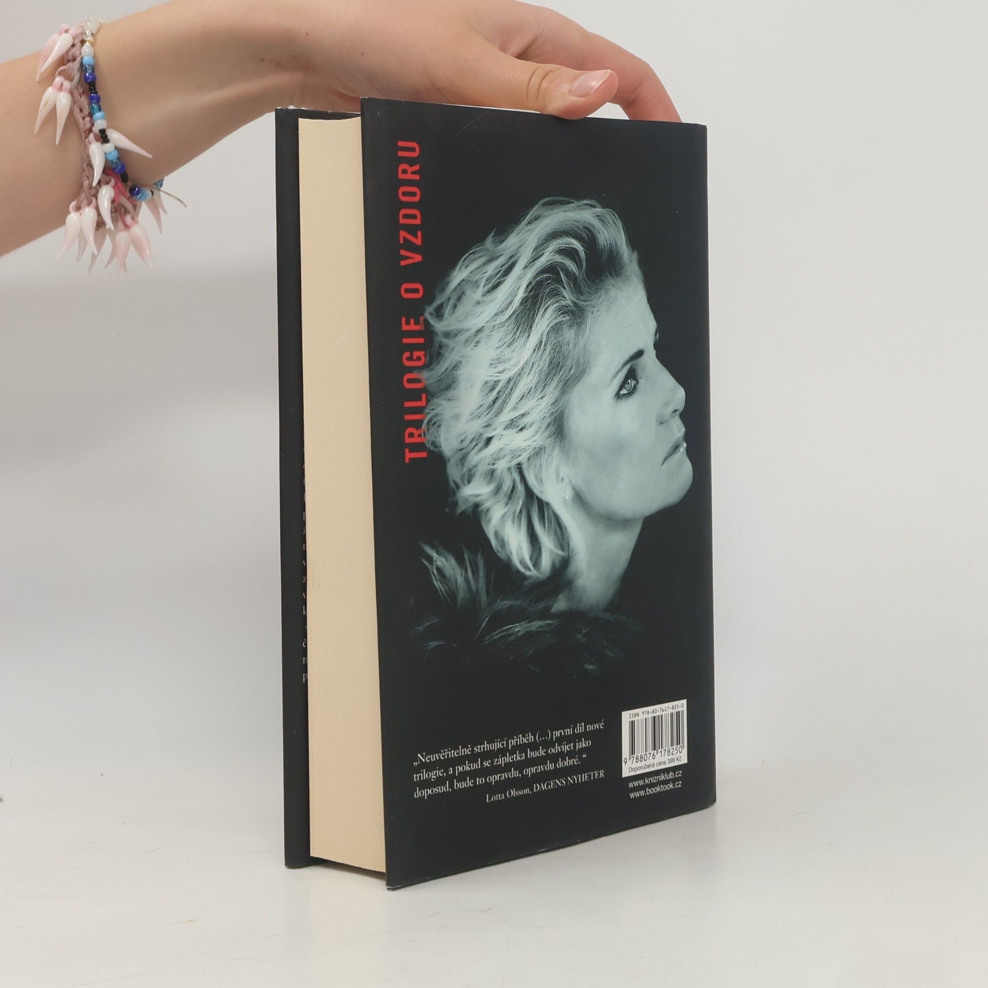 Louise Boije af Gennäs Krvavý květ
