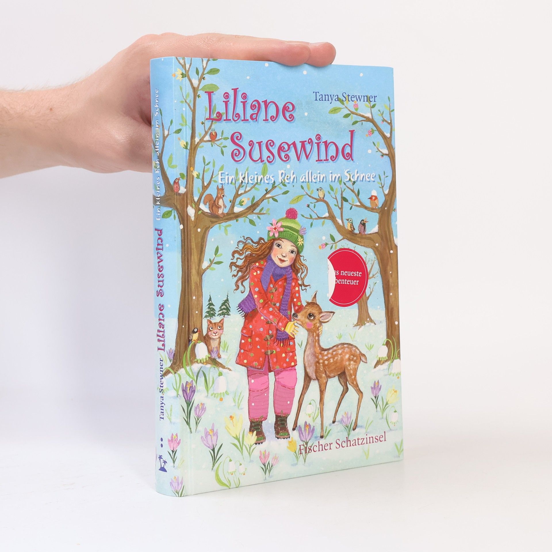Liliane Susewind Ein kleines Reh allein im Schnee