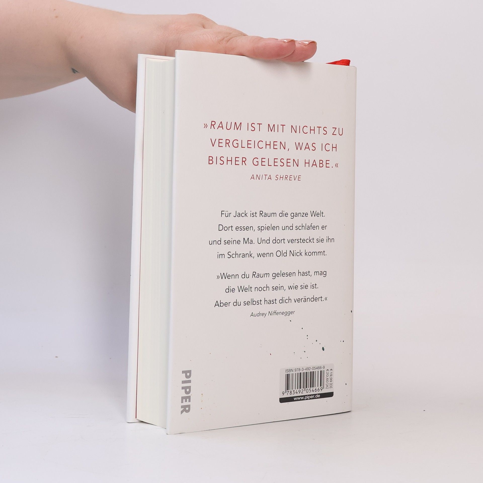 Emma Donoghue Raum