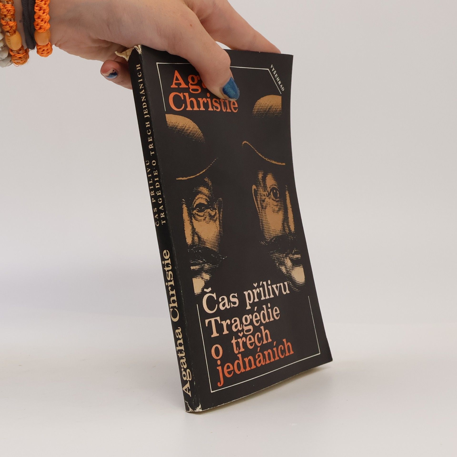 Agatha Christie Čas přílivu. Tragédie o třech jednáních
