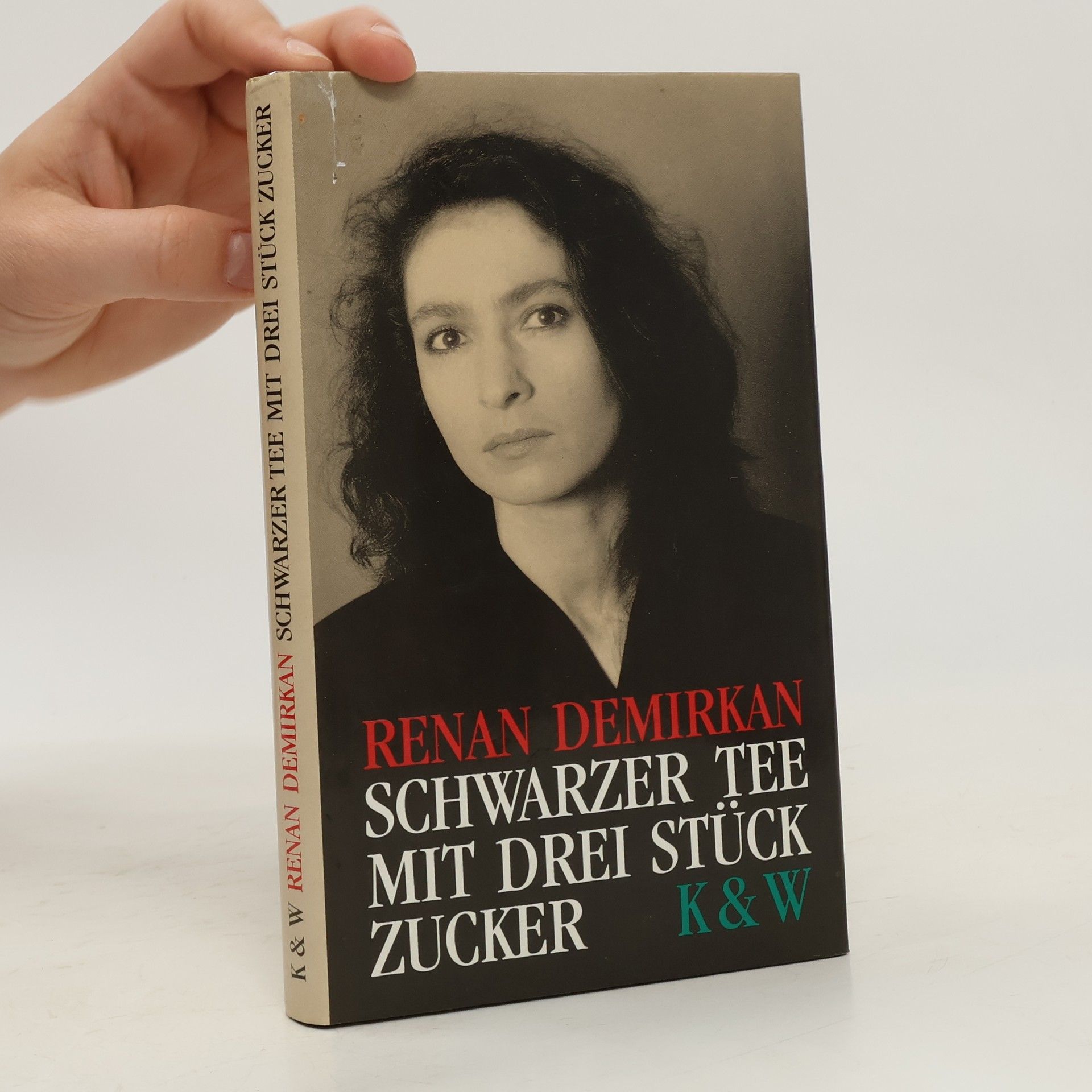 Renan Demirkan Schwarzer Tee mit drei Stück Zucker