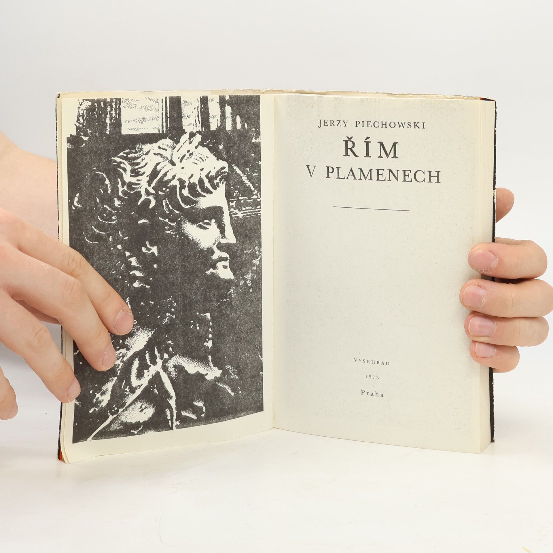 Jerzy Piechowski Řím v plamenech