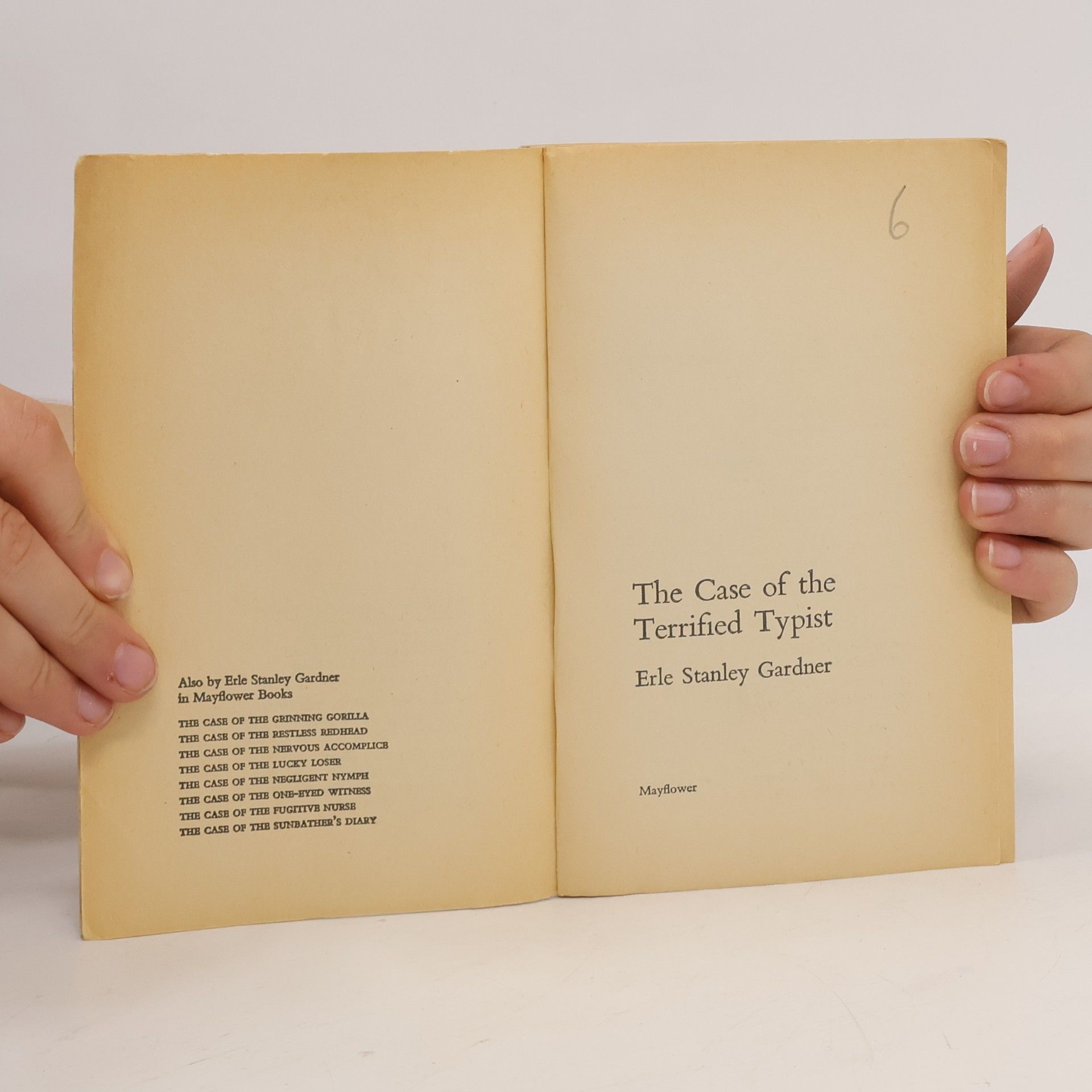 Erle Stanley Gardner The Case of the Terrified Typist
