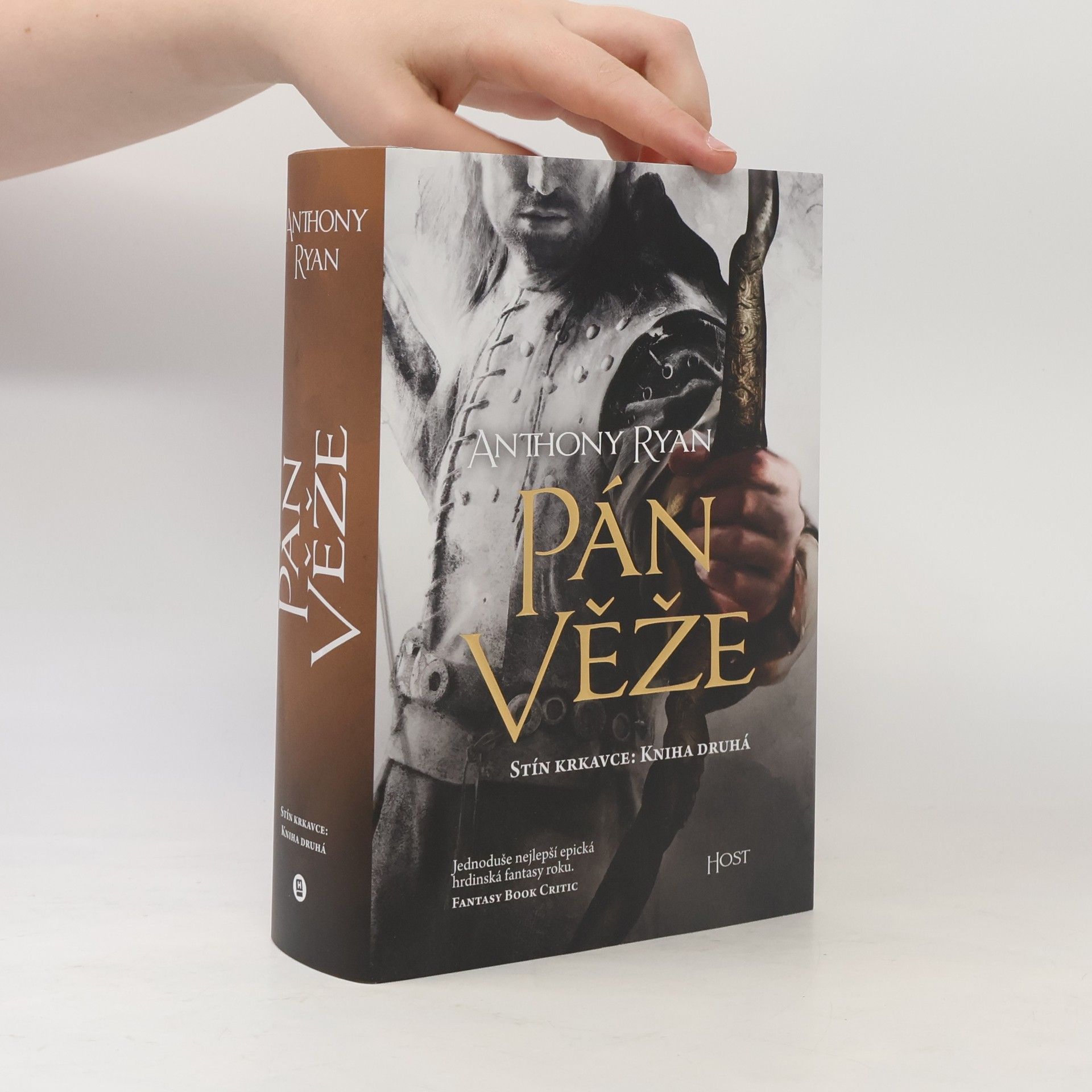 Anthony Ryan Pán věže: stín krkavce. Kniha druhá
