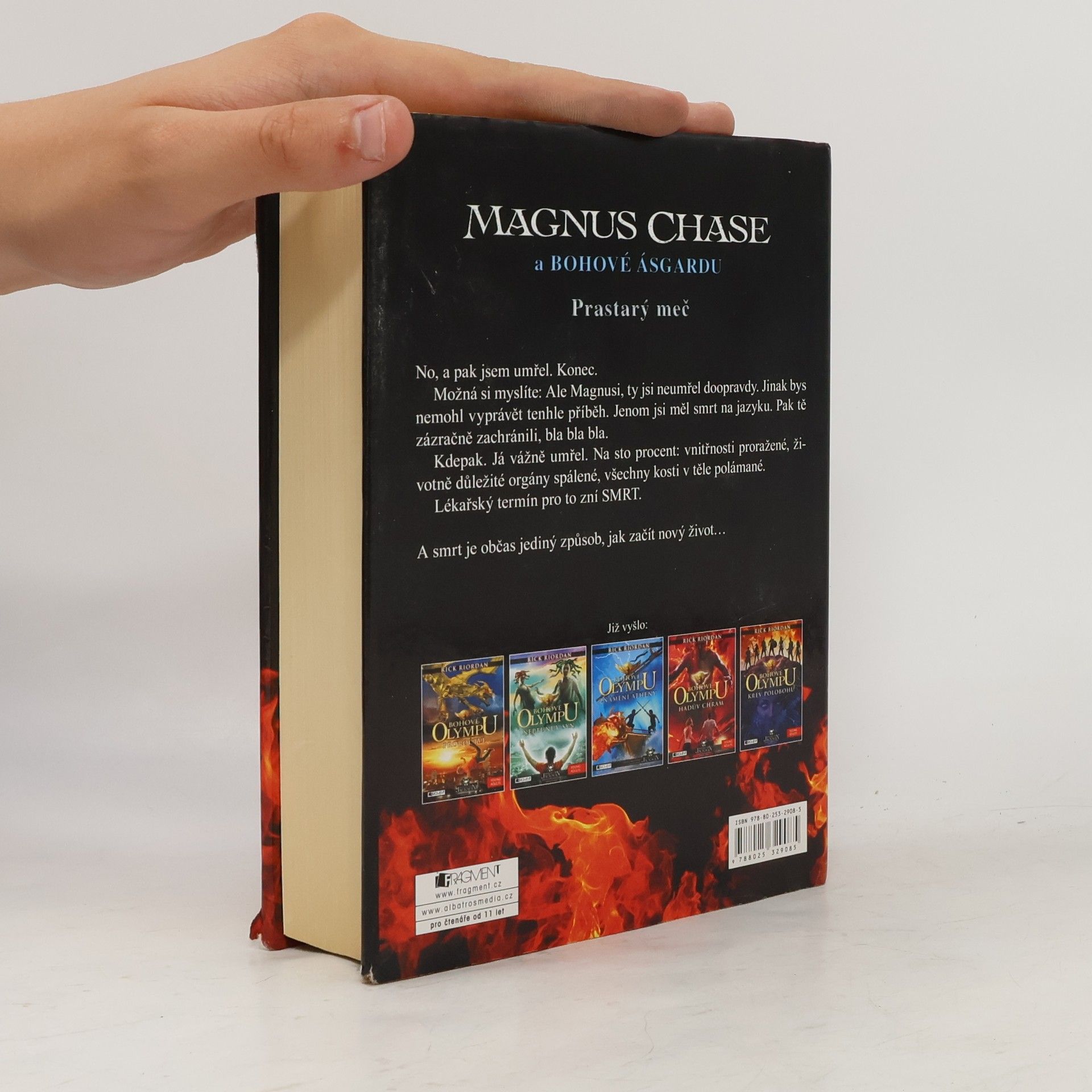 Rick Riordan Magnus Chase a bohové Ásgardu. Prastarý meč