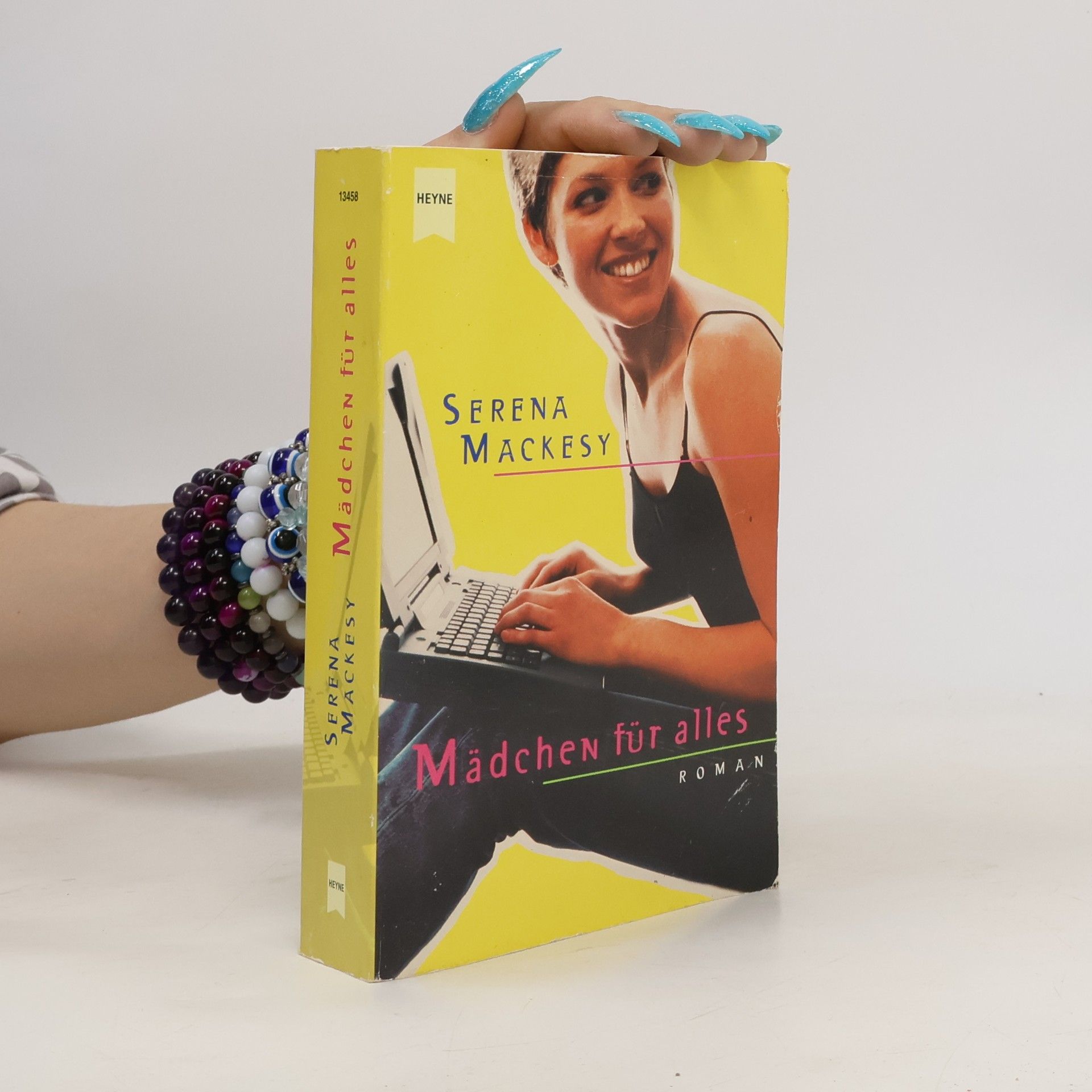 Serena Mackesy Mädchen für alles