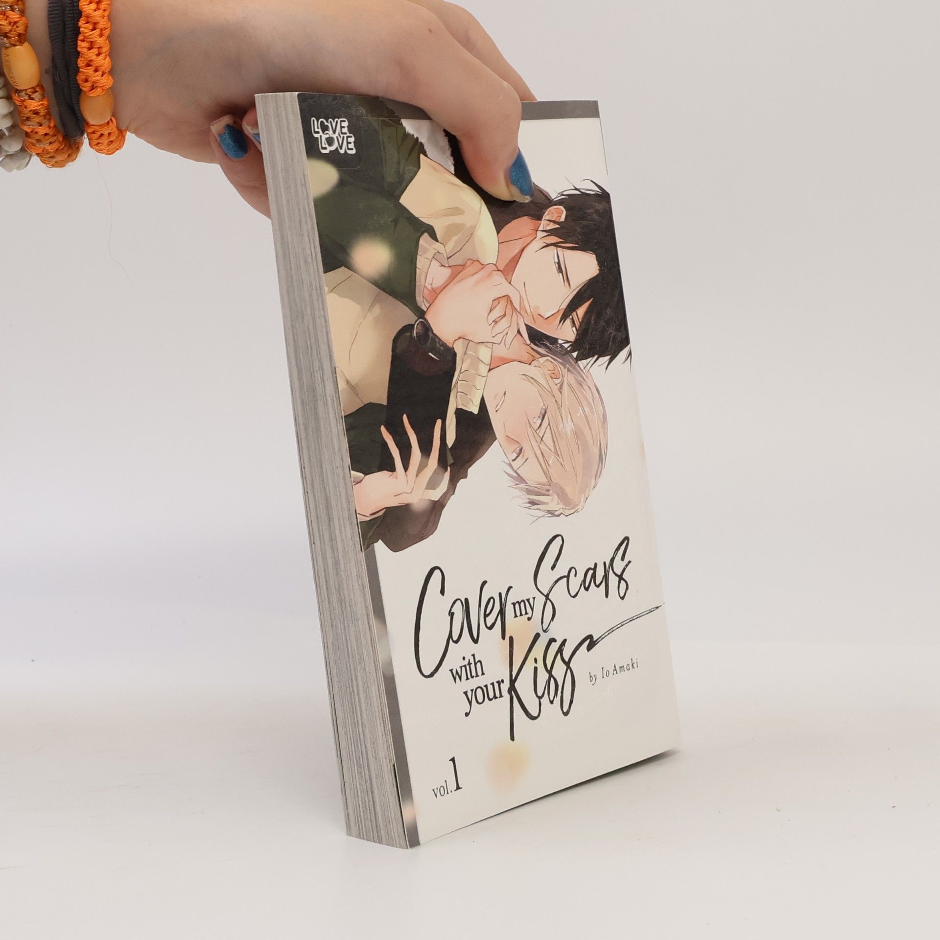 Io Amaki Cover My Scars With Your Kiss, Volume 1