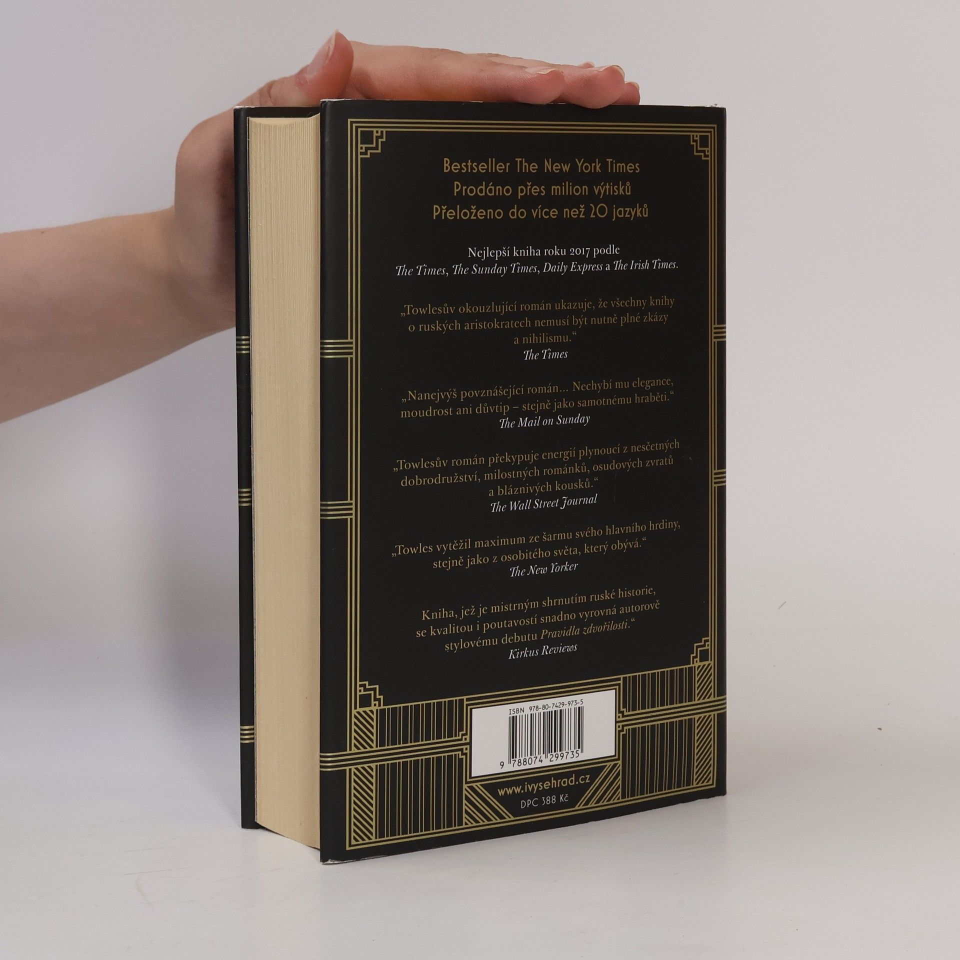 Amor Towles Gentleman v Moskvě