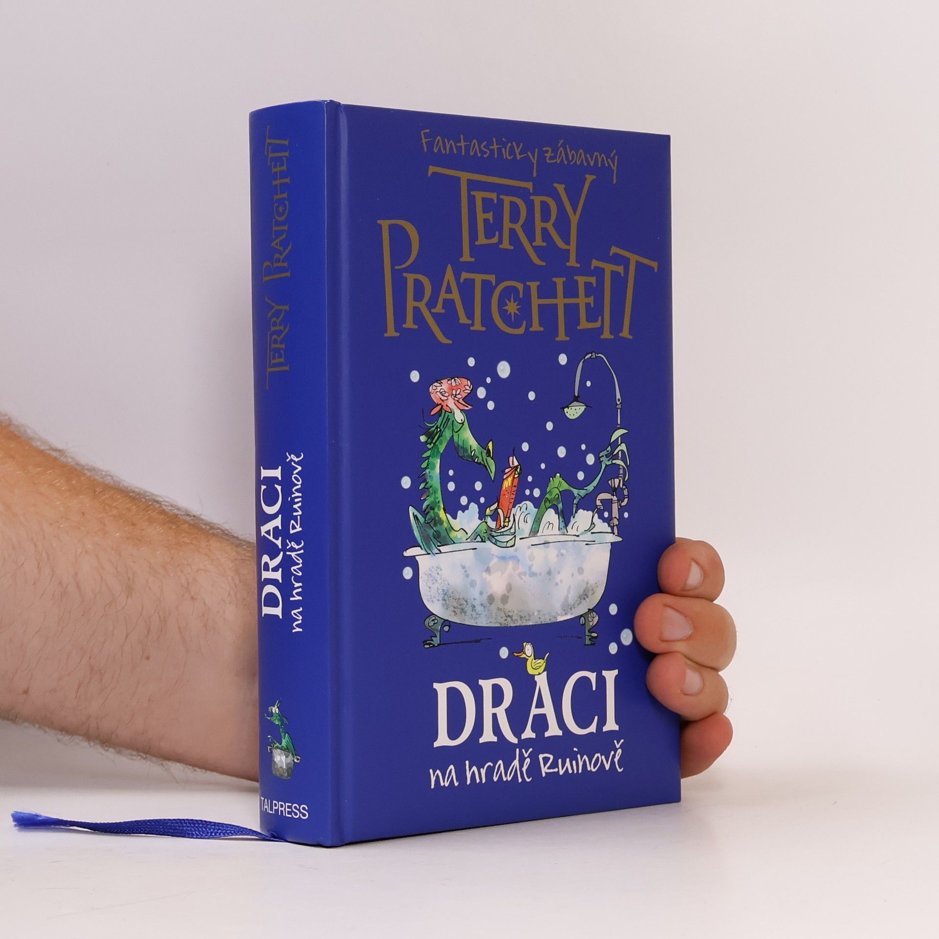 Terry Pratchett Draci na hradě Ruinově