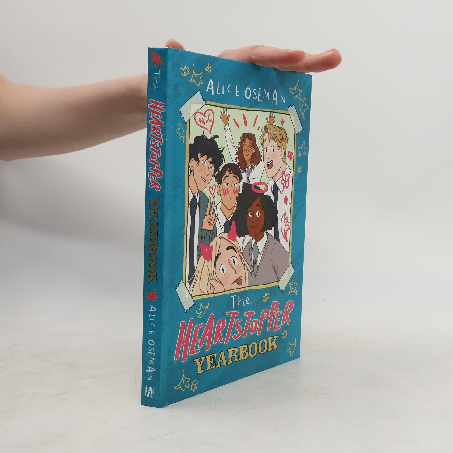 Alice Oseman The Heartstopper yearbook