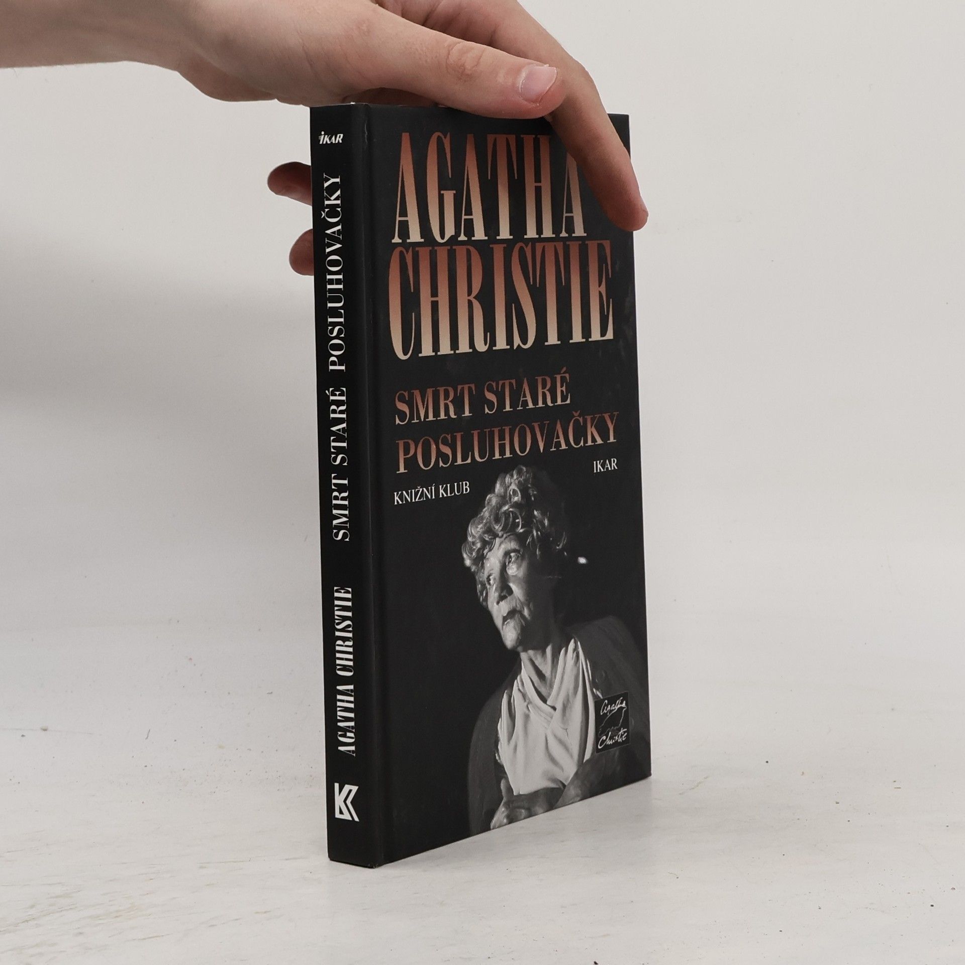 Agatha Christie Smrt staré posluhovačky