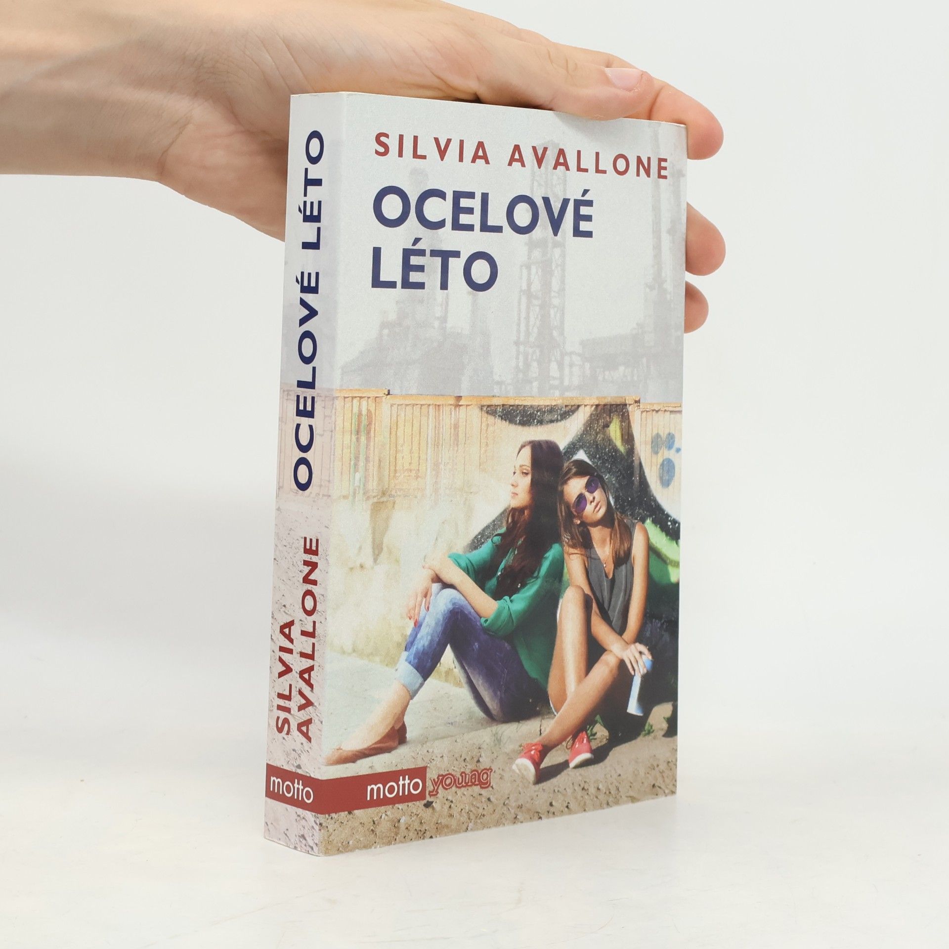 Silvia Avallone Ocelové léto
