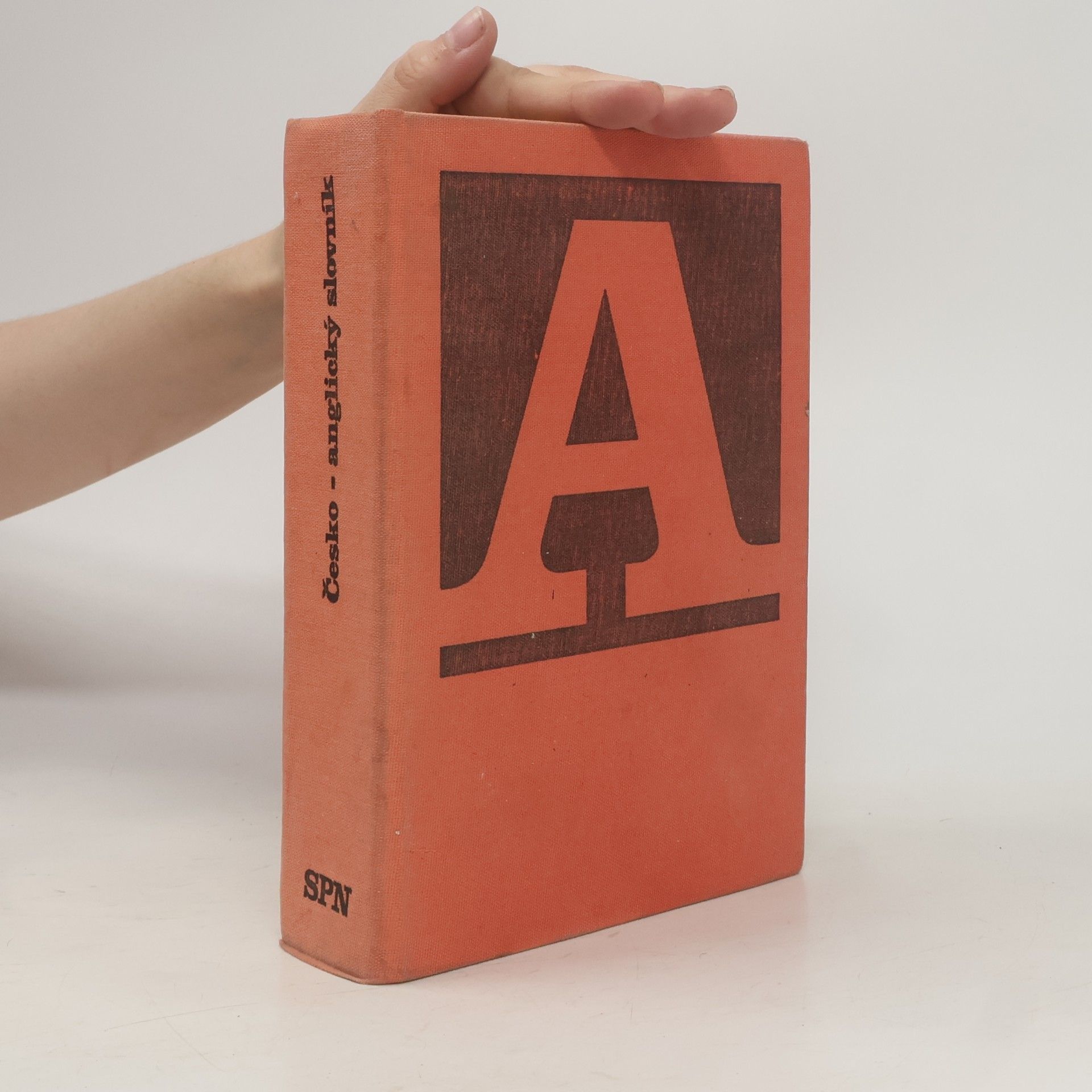 Česko-anglický slovník. Czech-English Dictionary. First Edition.