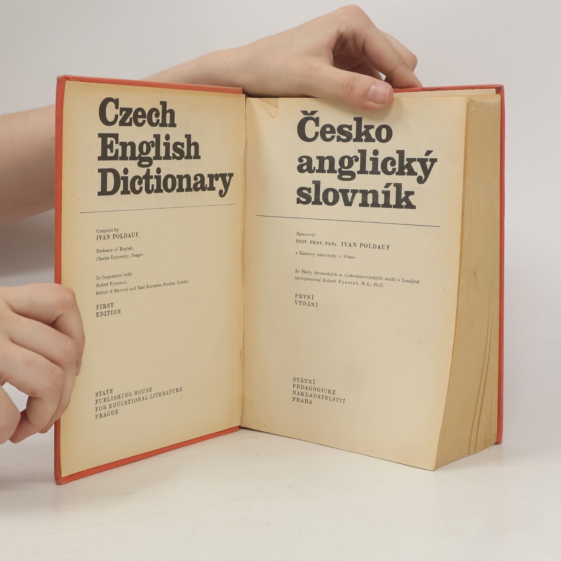 Ivan Poldauf Česko-anglický slovník. Czech-English Dictionary. First Edition.