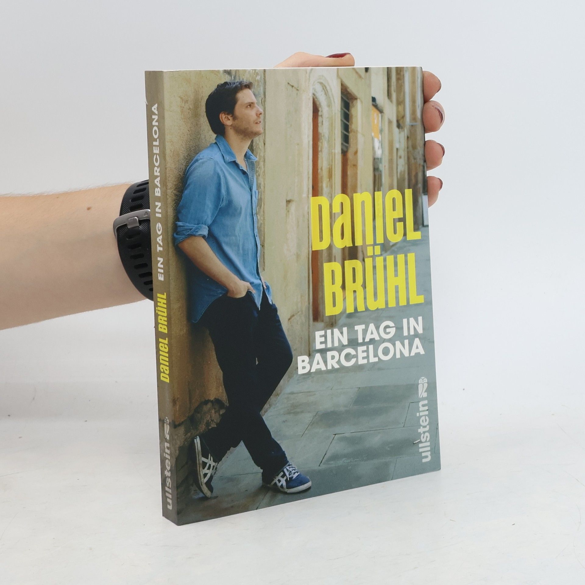 Daniel Brühl Ein Tag in Barcelona