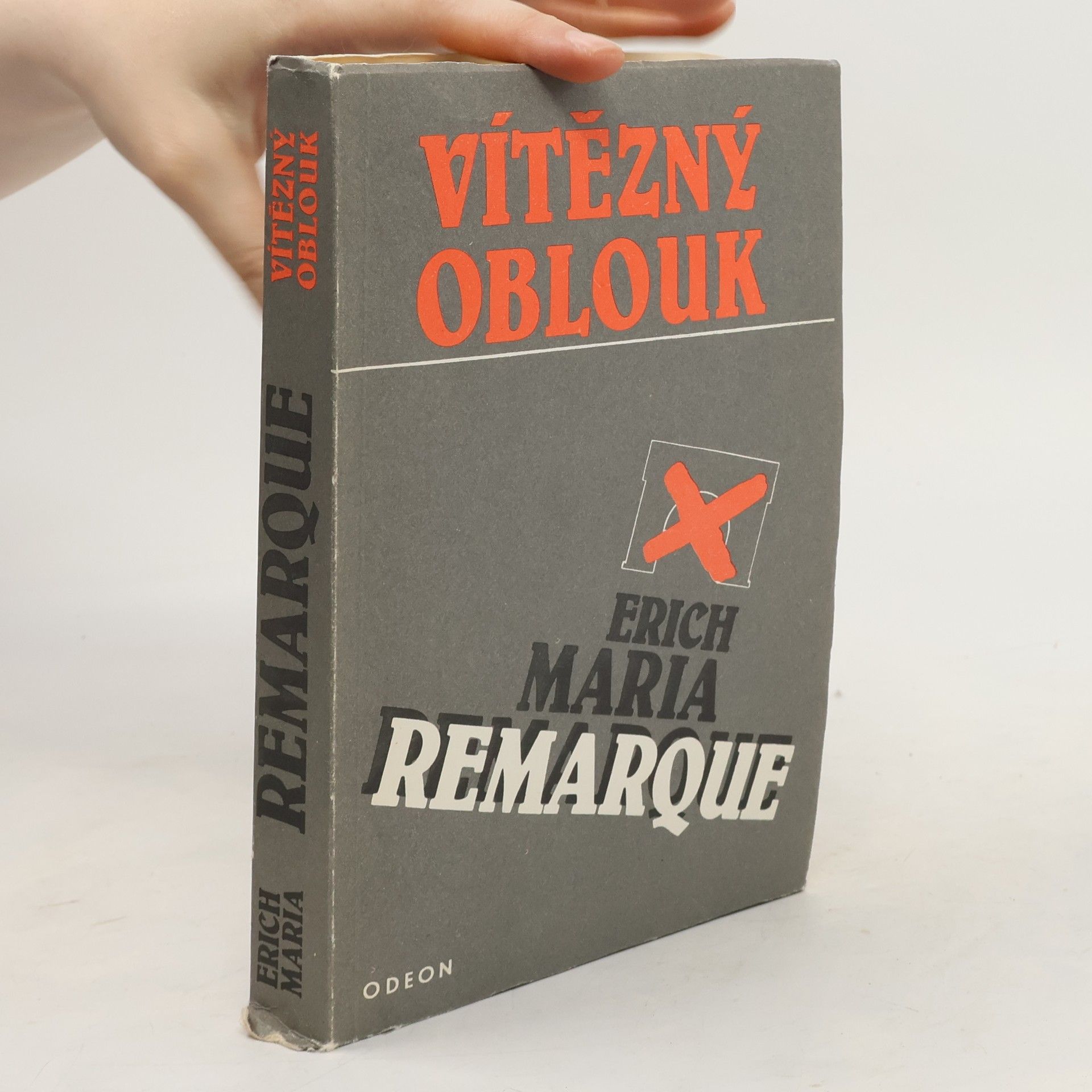 Erich Maria Remarque Vítězný oblouk