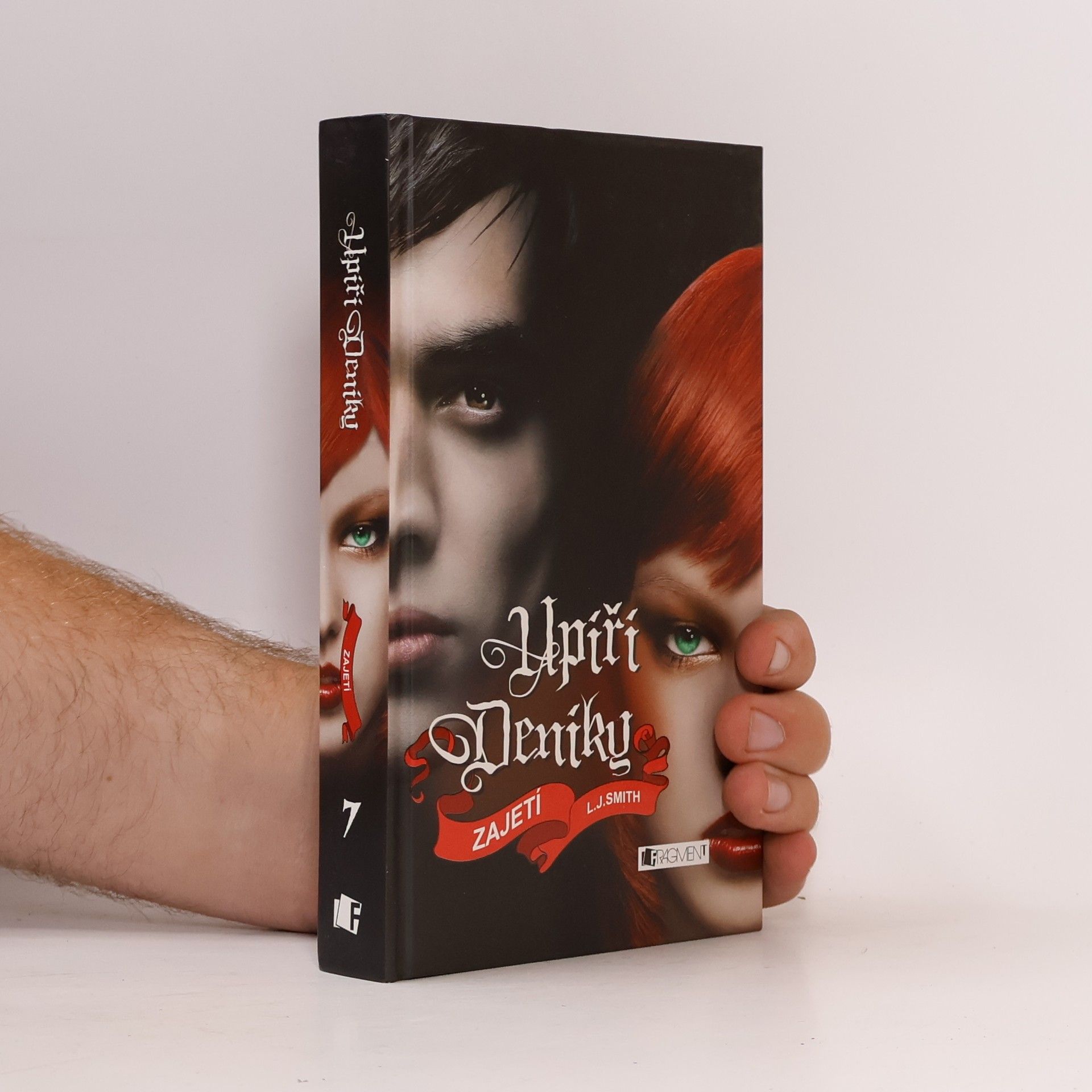 Lisa J. Smith Upíří deníky. Zajetí