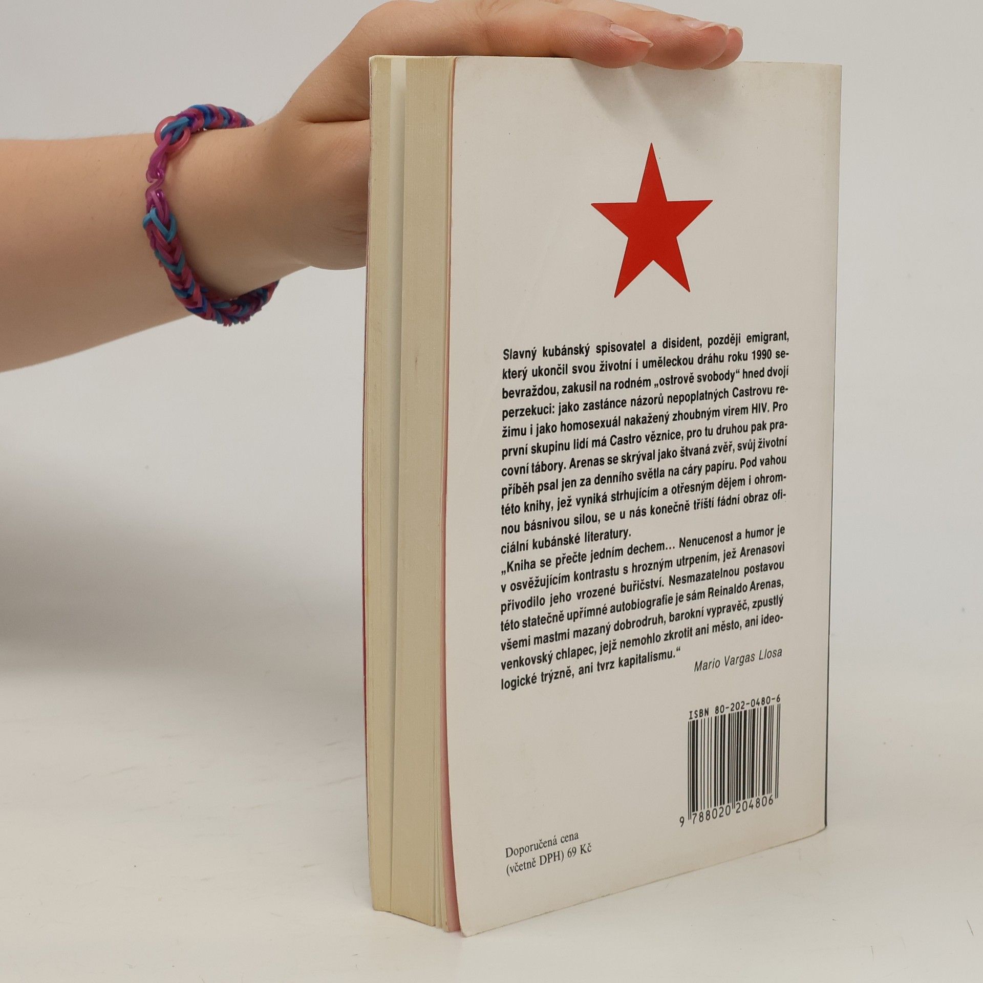 Reinaldo Arenas Než se setmí : autobiografie
