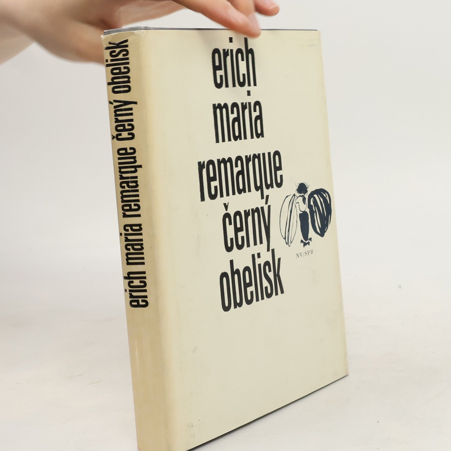 Erich Maria Remarque Černý obelisk