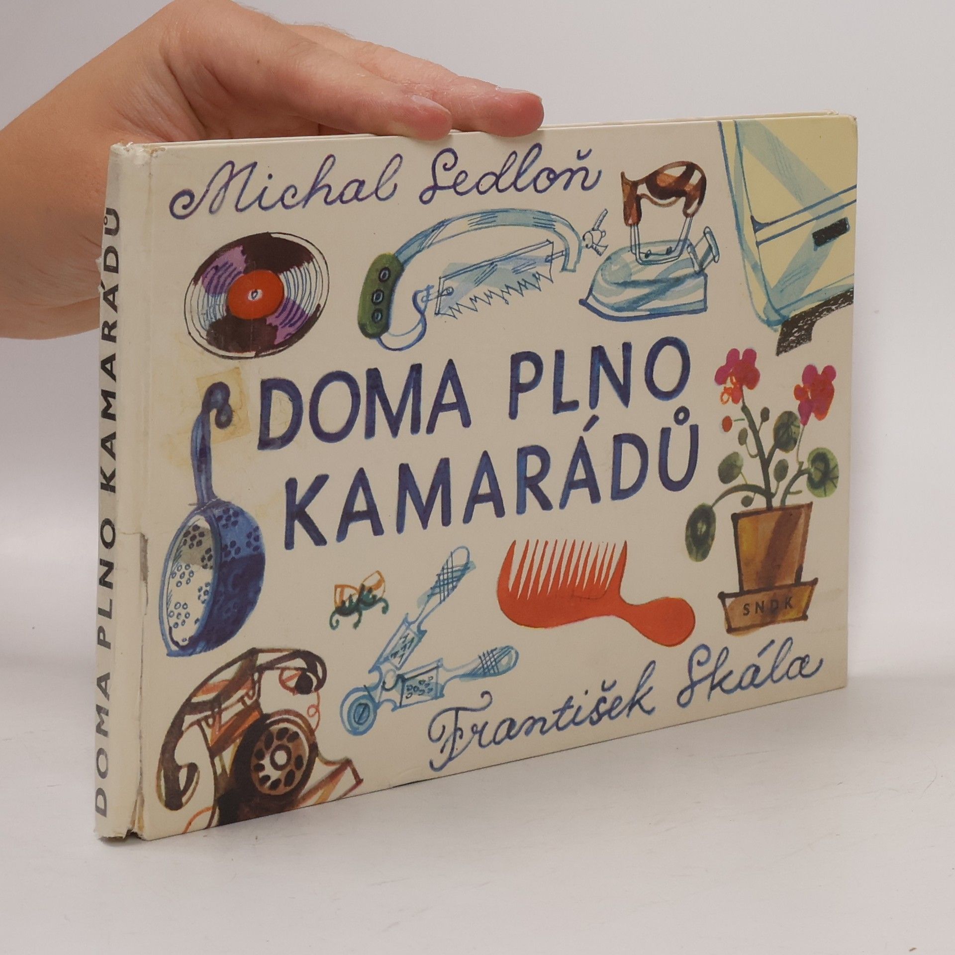 Doma plno kamarádů
