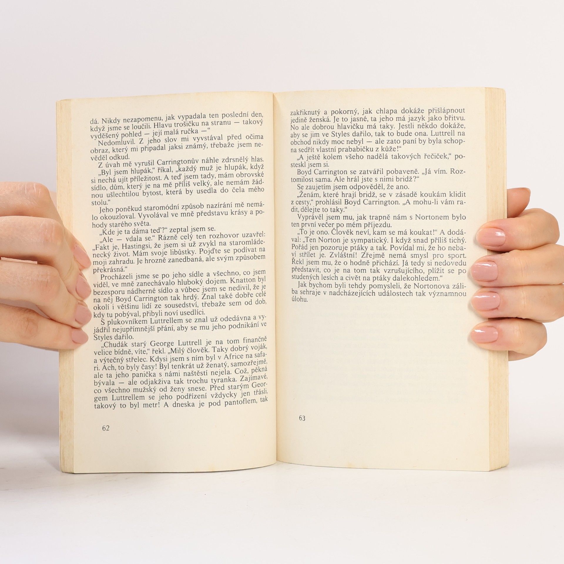 Agatha Christie Opona