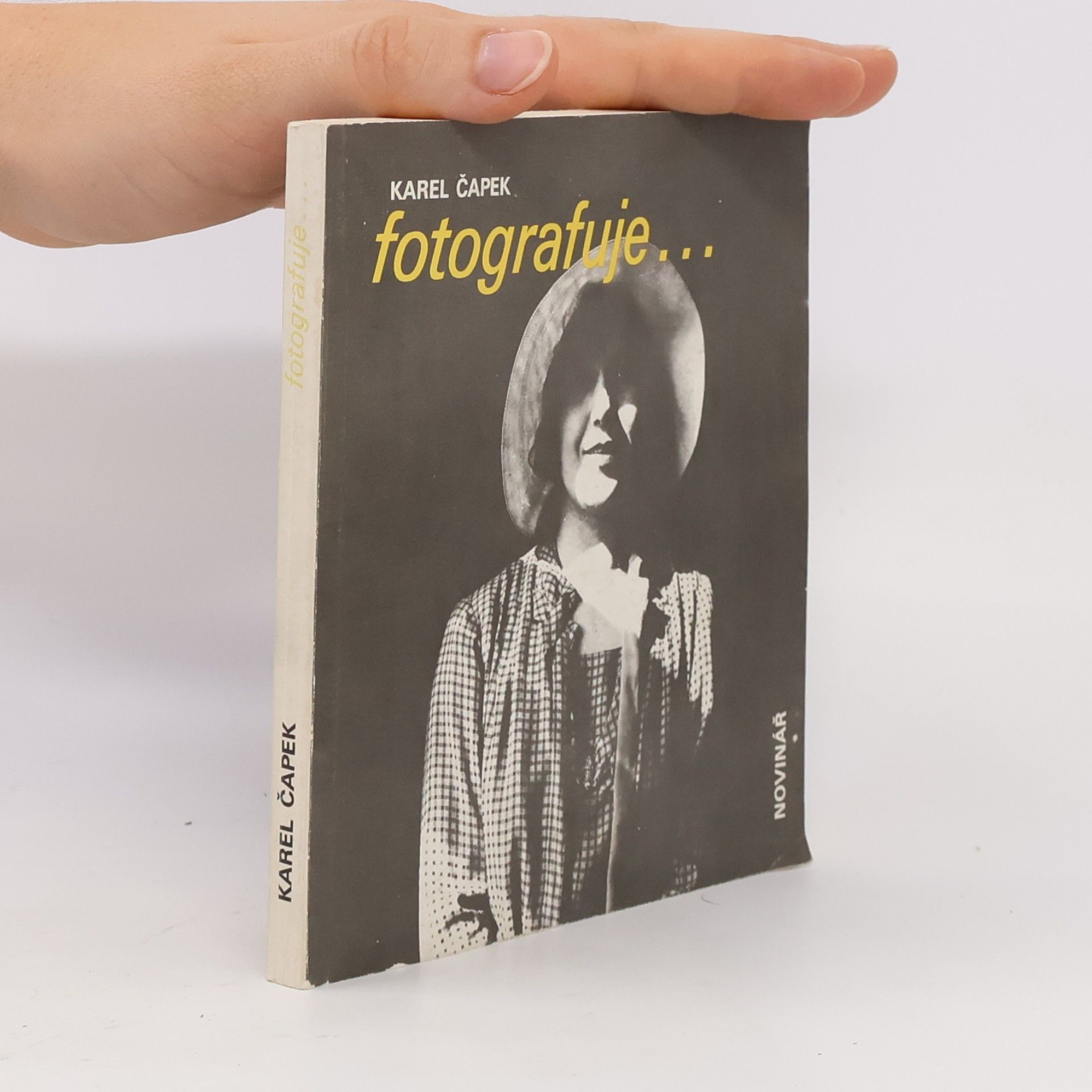 Karel Čapek fotografuje...