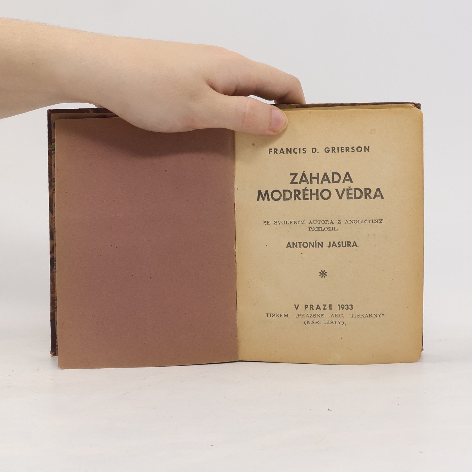 Francis D. Grierson Záhada modrého vědra