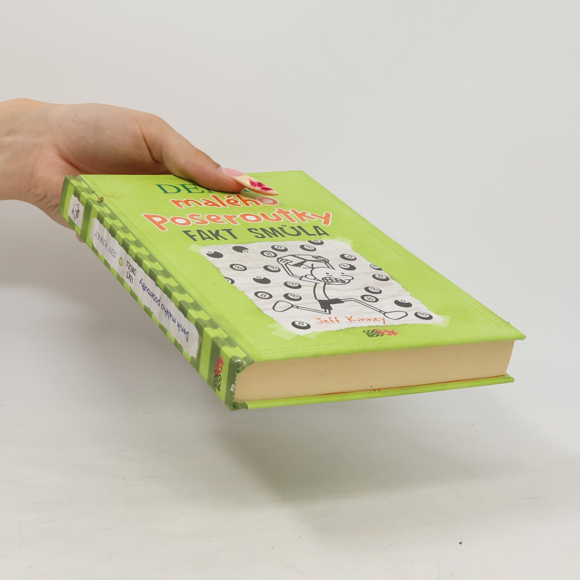 Jeff Kinney Deník malého poseroutky 8. Fakt smůla