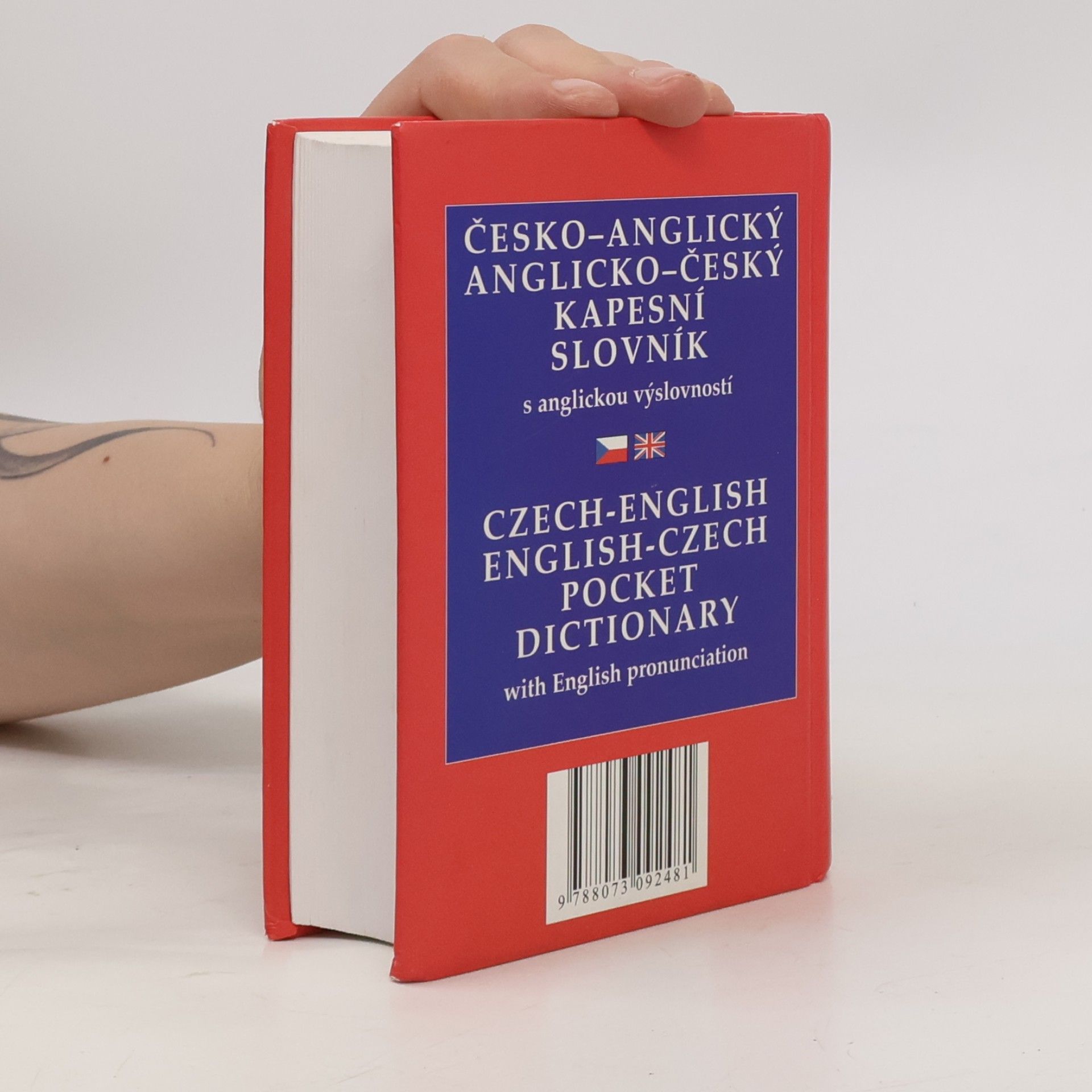 Věra Hegerová Česko-anglický, anglicko-český kapesní slovník s anglickou výslovností